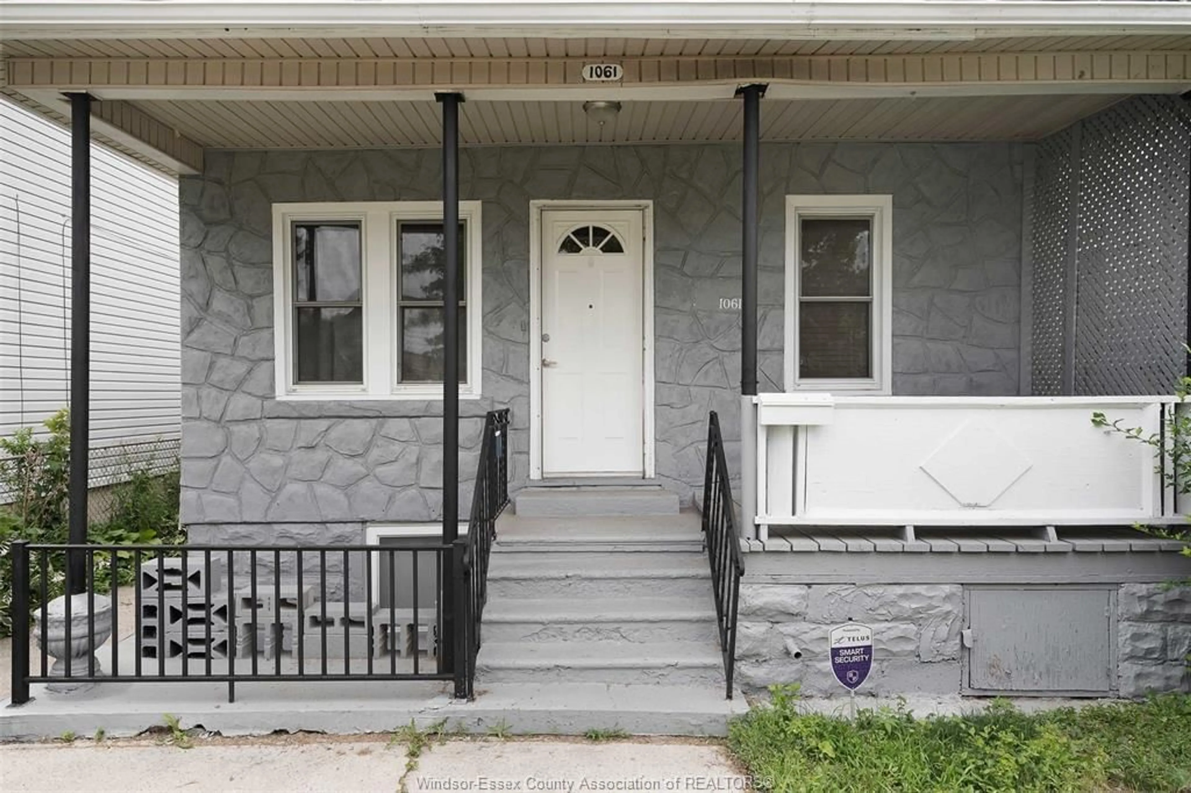 Unknown for 1061 HIGHLAND Ave, Windsor Ontario N9A 1R6