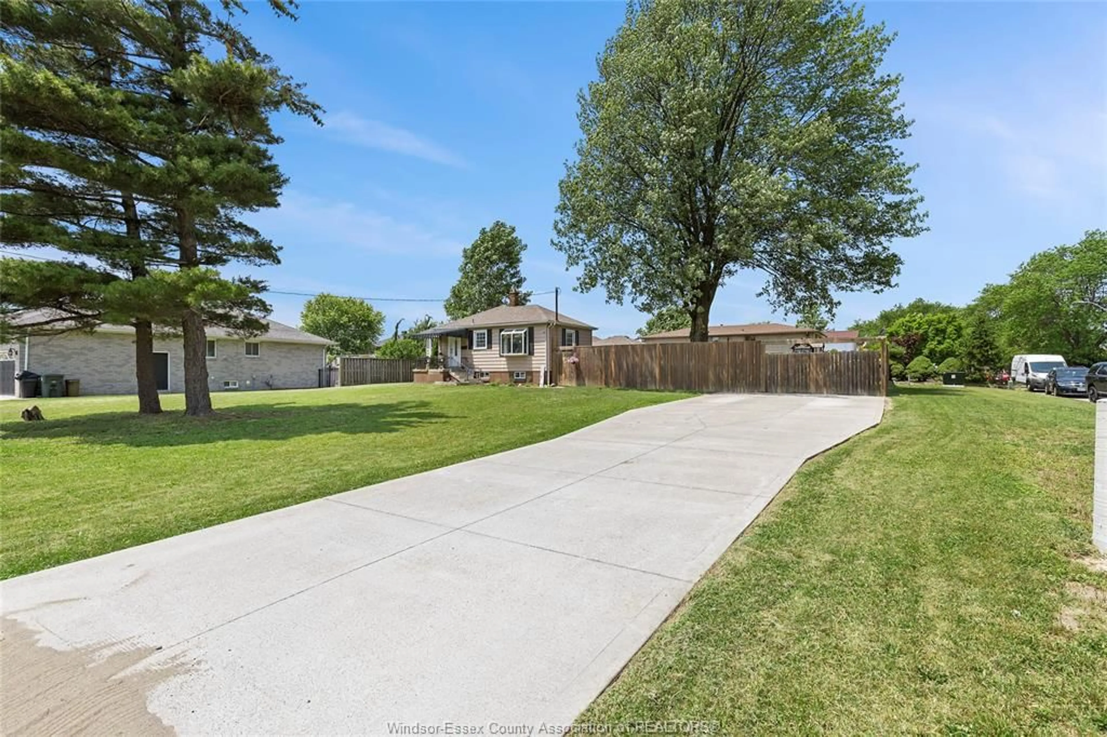 A pic from outside/outdoor area/front of a property/back of a property/a pic from drone, street for 1600 GRAND MARAIS Rd, Windsor Ontario N8W 1W2