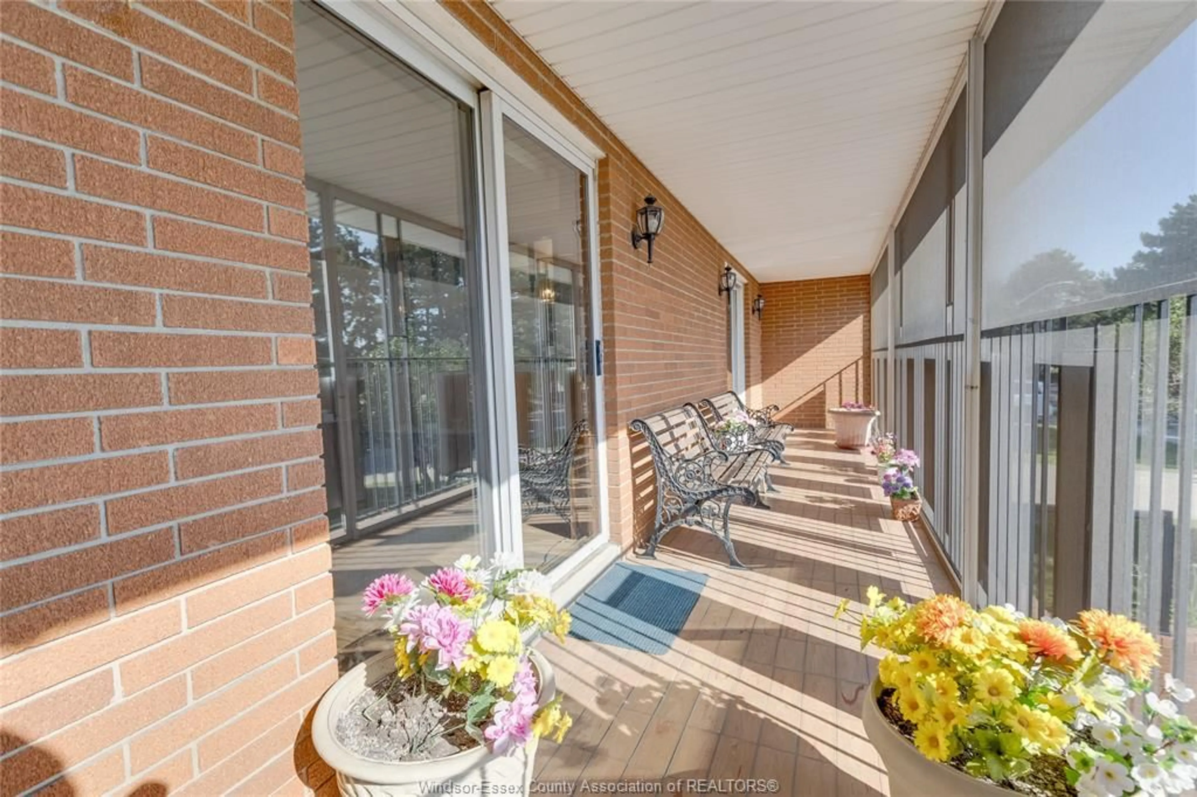 Patio, street for 3061 JEFFERSON, Windsor Ontario N8T 3B8
