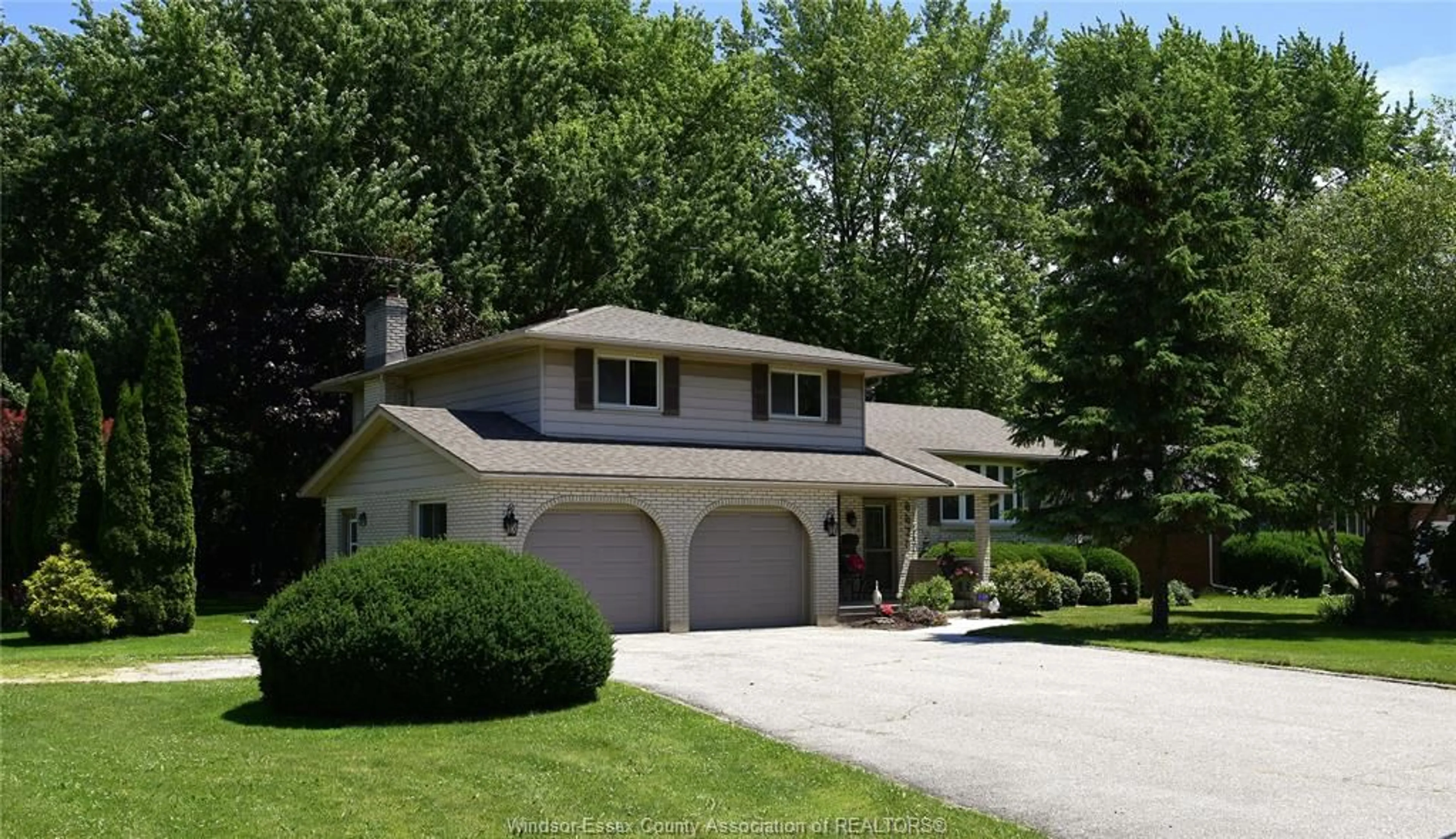 Home with vinyl exterior material, street for 6670 MALDEN Rd, LaSalle Ontario N9H 1T6