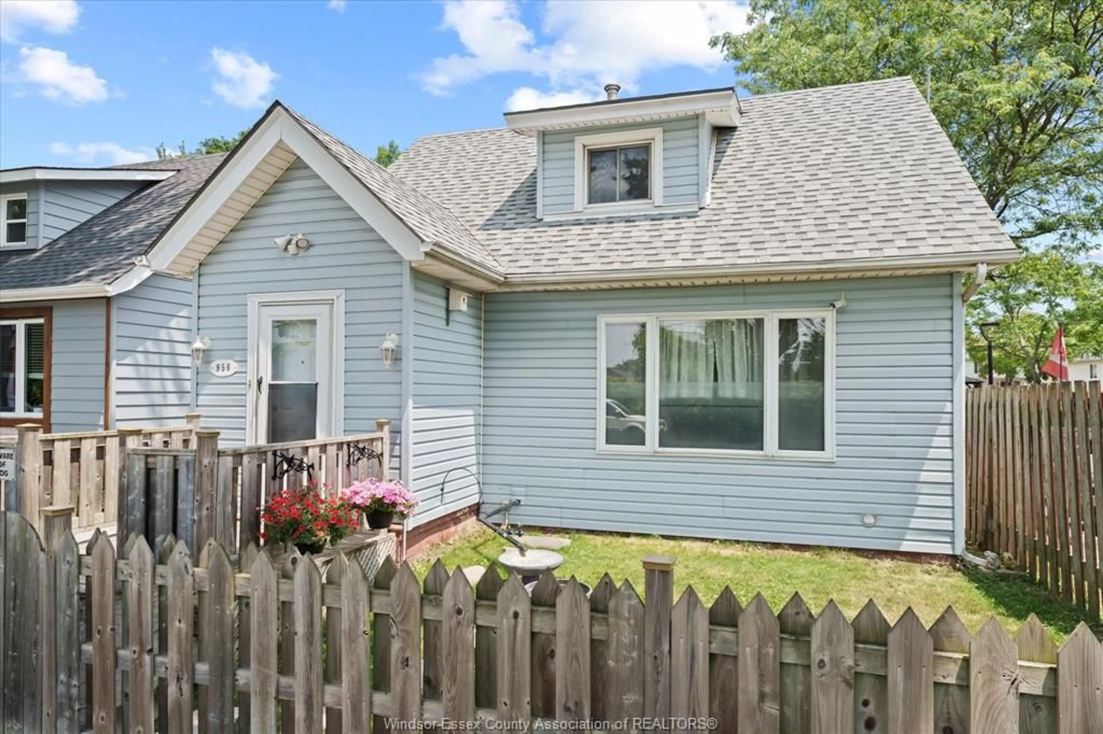 Home with vinyl exterior material, street for 956 ST. LUKE Rd, Windsor Ontario N8Y 3M6