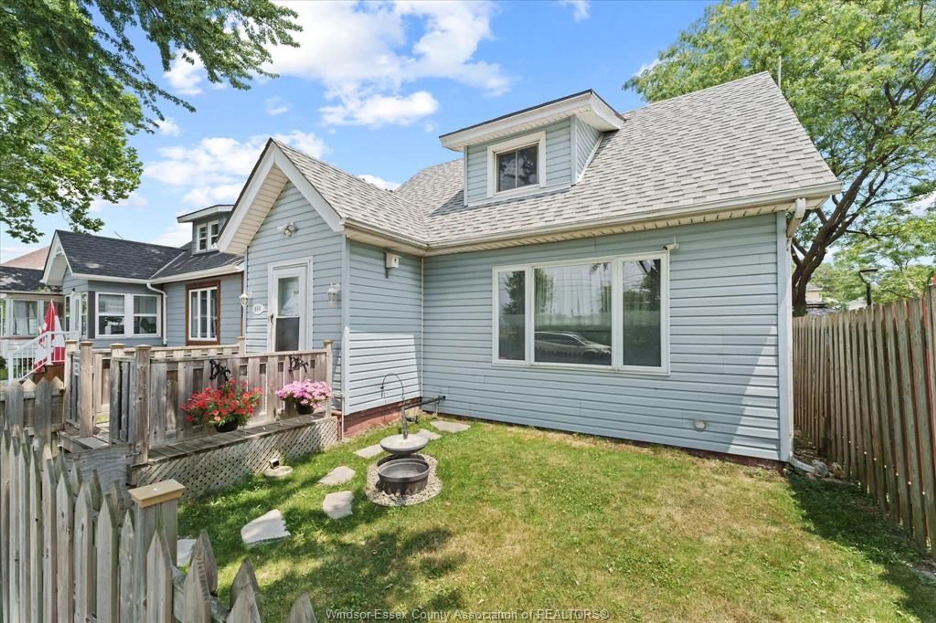 Unknown for 956 ST. LUKE Rd, Windsor Ontario N8Y 3M6