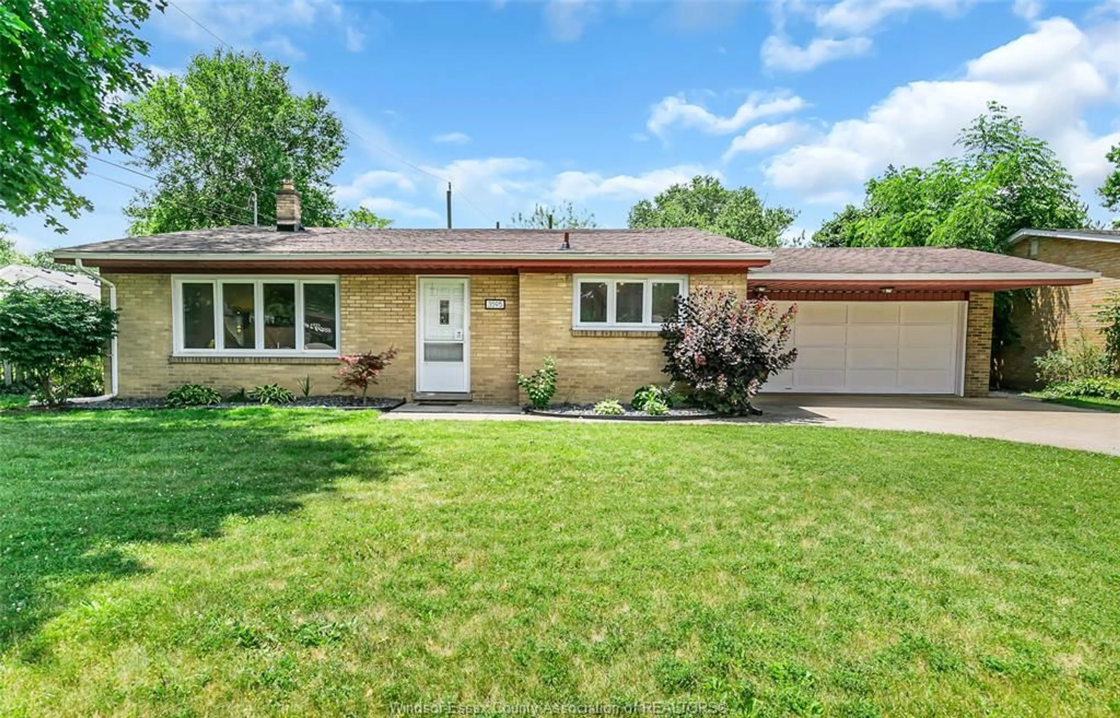 Home with brick exterior material, street for 3595 VIRGINIA PARK, Windsor Ontario N9E 2C6