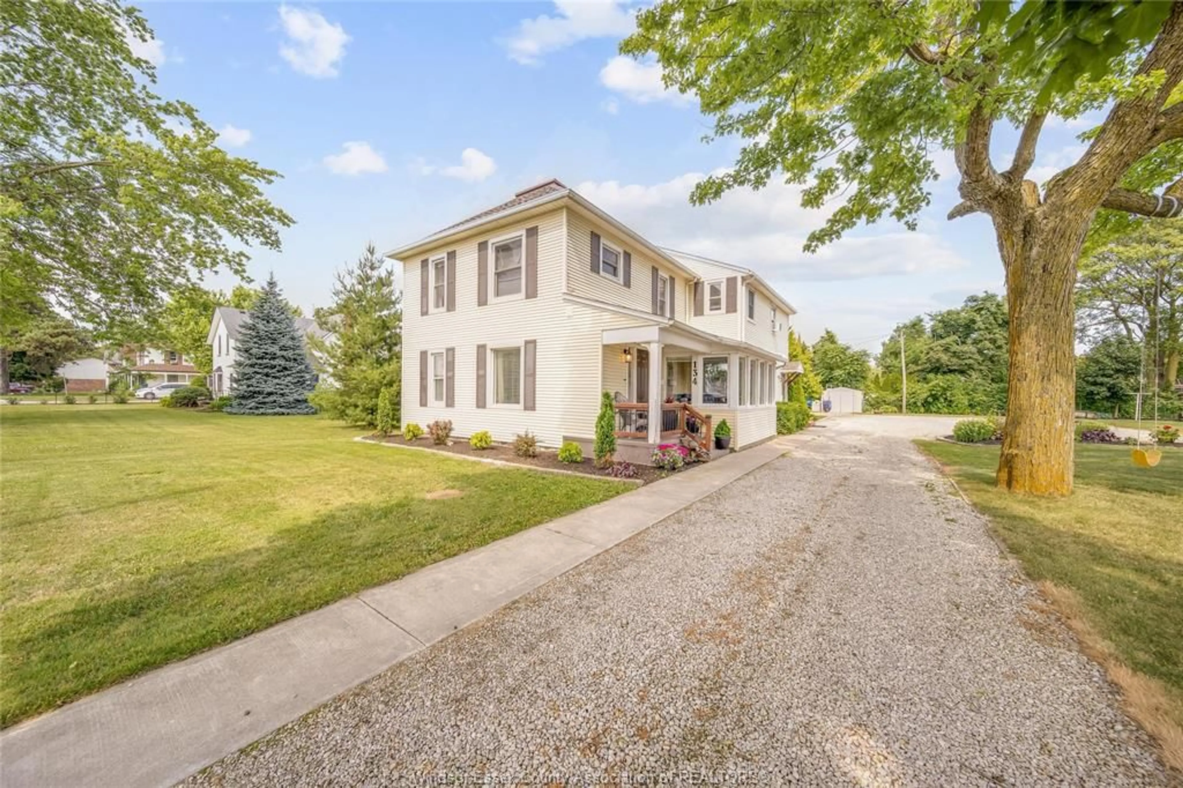 A pic from outside/outdoor area/front of a property/back of a property/a pic from drone, street for 134 QUEEN St, Harrow Ontario N0R 1G0