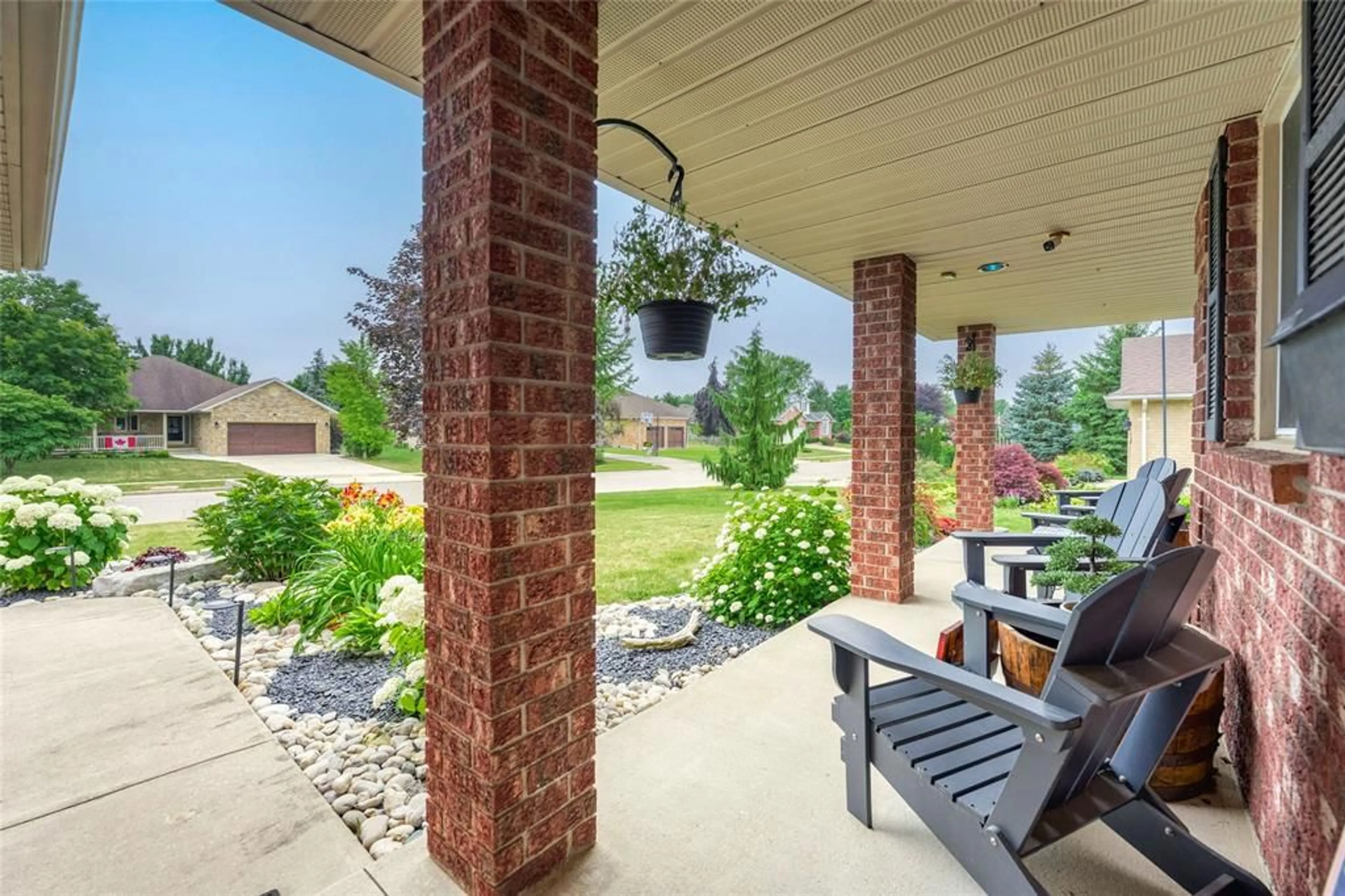 Patio, street for 2988 MORNINGSIDE Dr, Sarnia Ontario N0N 1C0