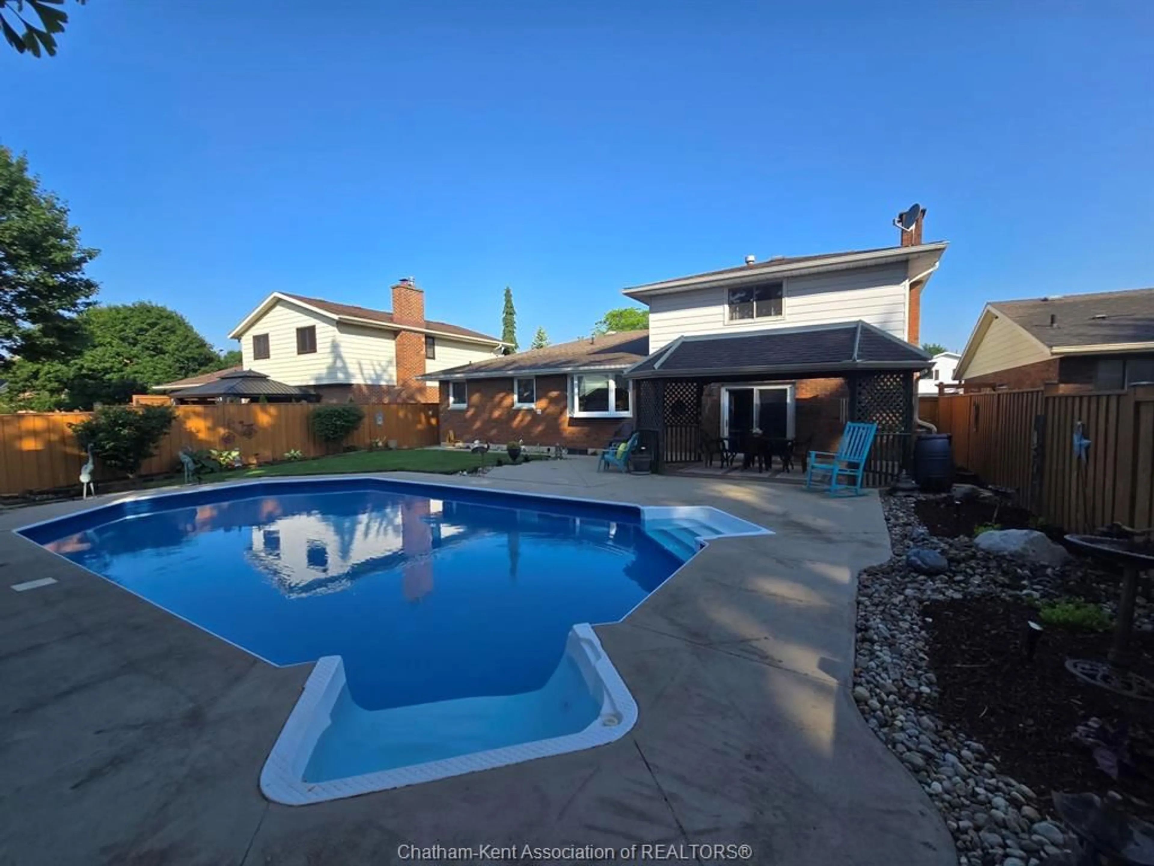 A pic from outside/outdoor area/front of a property/back of a property/a pic from drone, water/lake/river/ocean view for 27 Pamela Cres, Chatham Ontario N7L 4S4