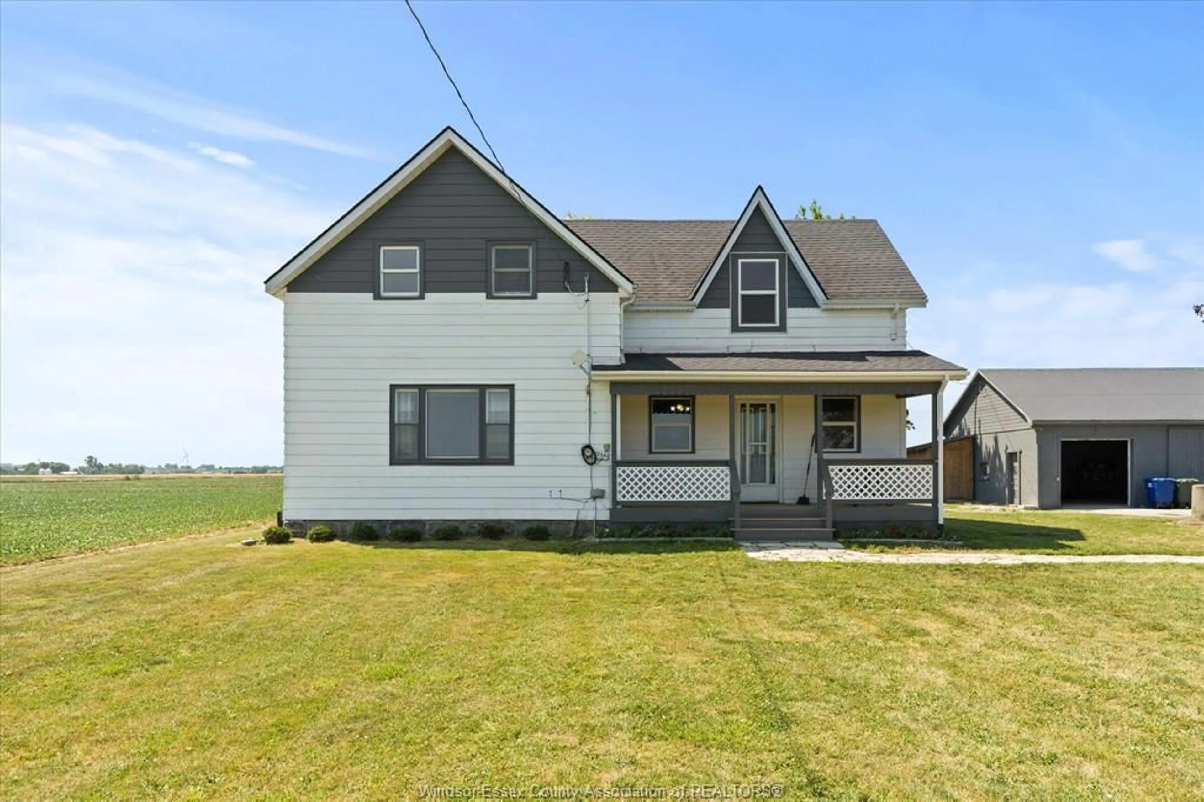 Home with vinyl exterior material, building for 5845 LAKESHORE ROAD 305, Comber Ontario N0P 1J0