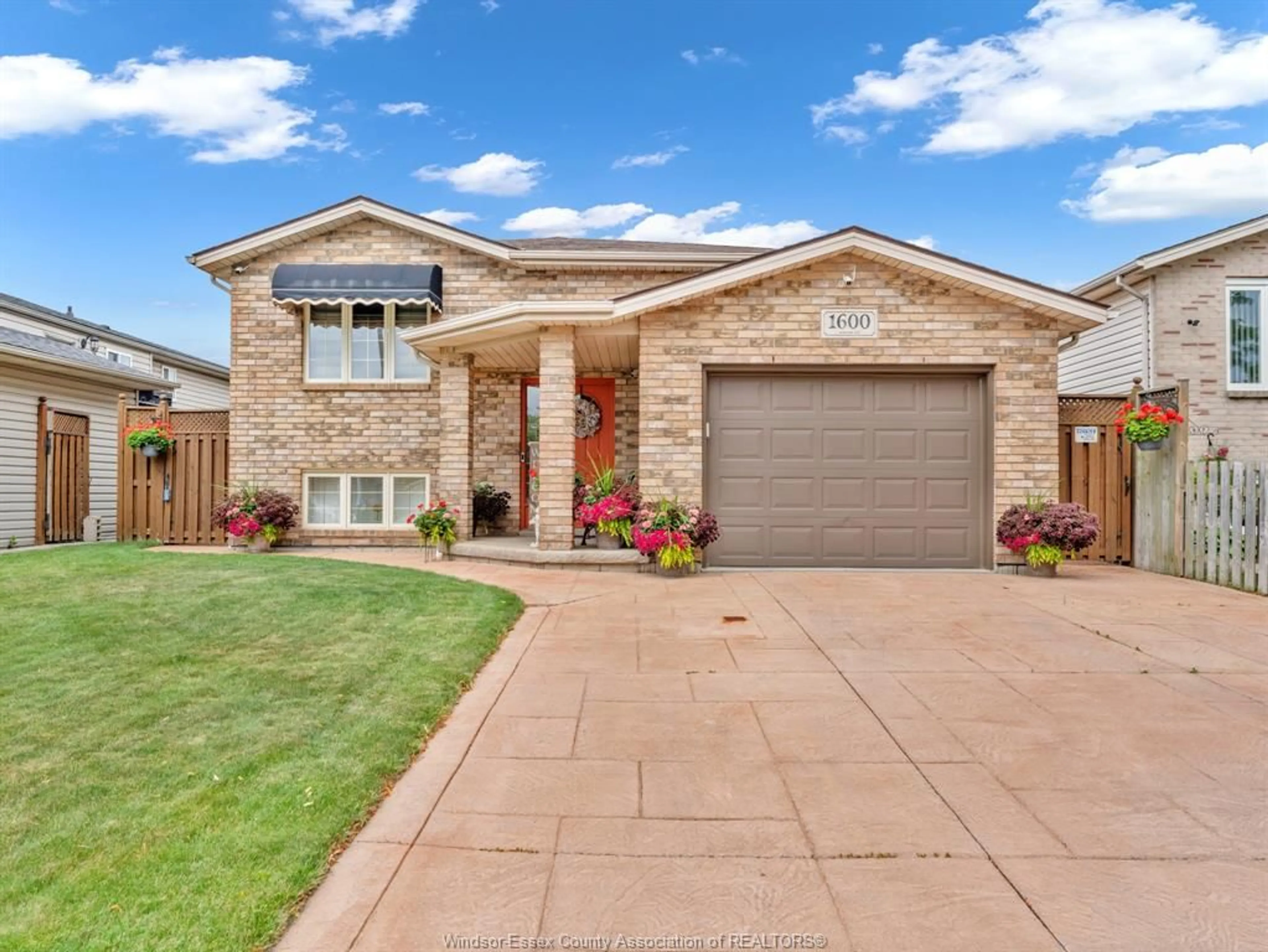 Home with brick exterior material, street for 1600 KAMLOOPS, Windsor Ontario N8W 5V1