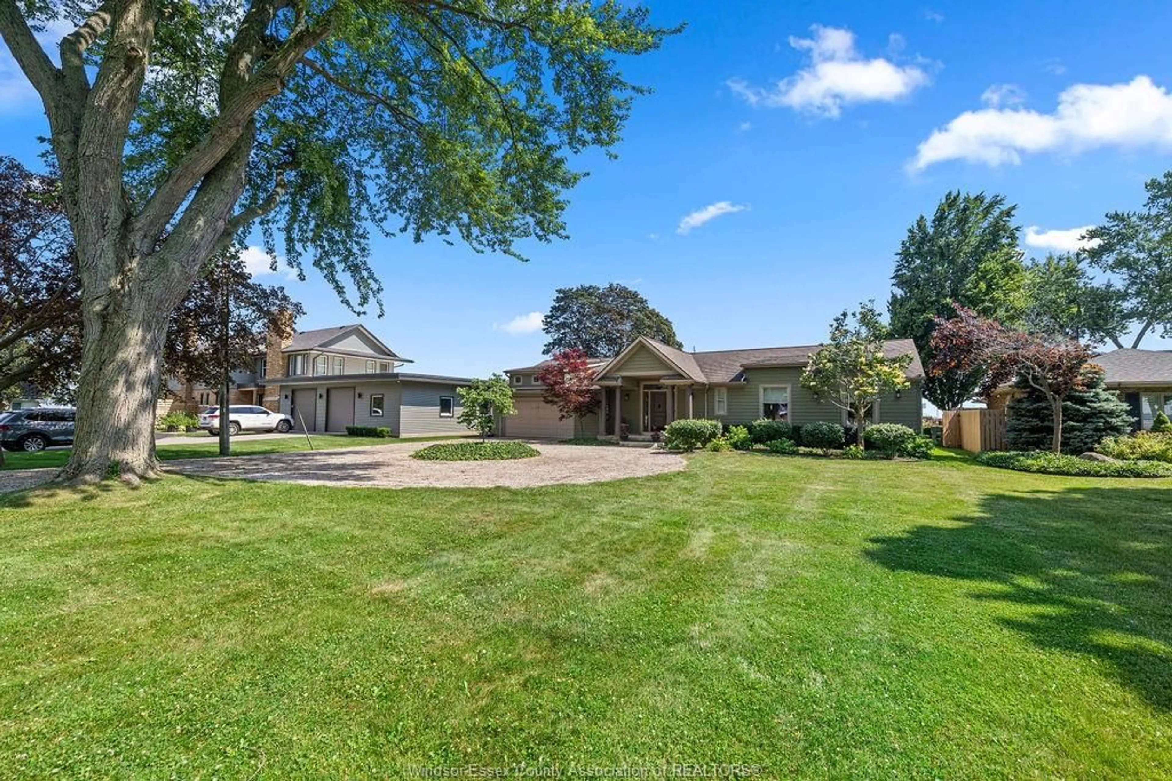 A pic from outside/outdoor area/front of a property/back of a property/a pic from drone, water/lake/river/ocean view for 1695 HERITAGE, Kingsville Ontario N9Y 2E6