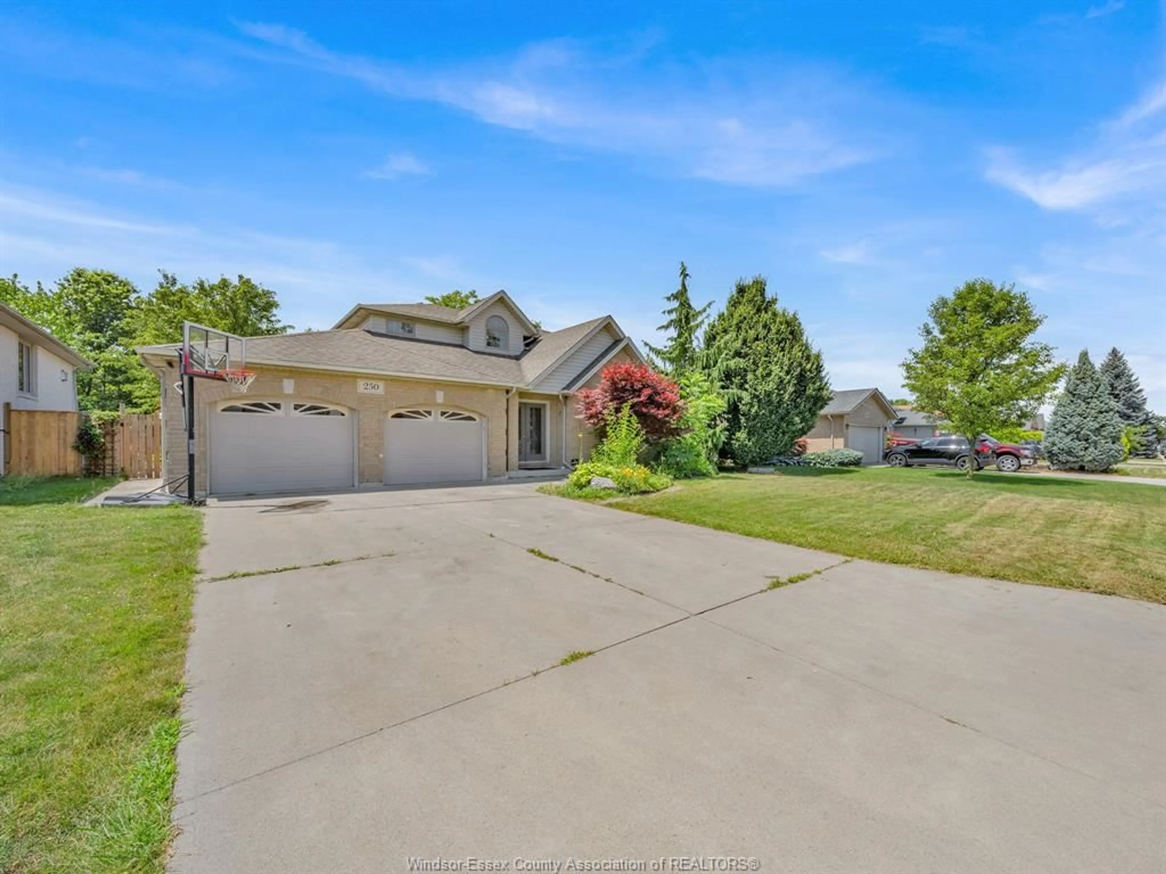 A pic from outside/outdoor area/front of a property/back of a property/a pic from drone, street for 250 WOODVIEW Dr, Essex Ontario N9M 3E8