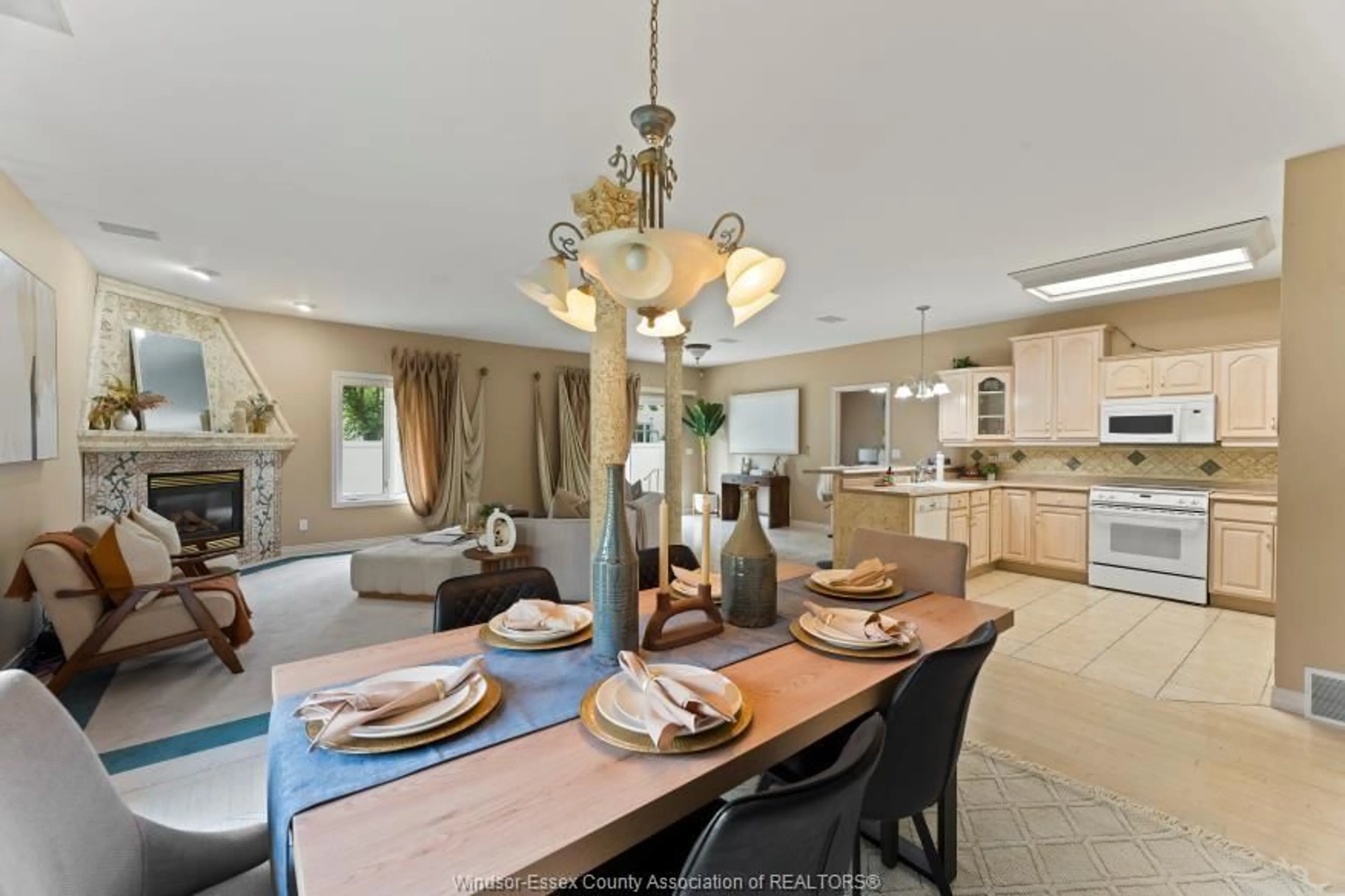 Open concept kitchen, ceramic/tile floor for 225 SOUTHWIND, Tecumseh Ontario N8N 4Y5