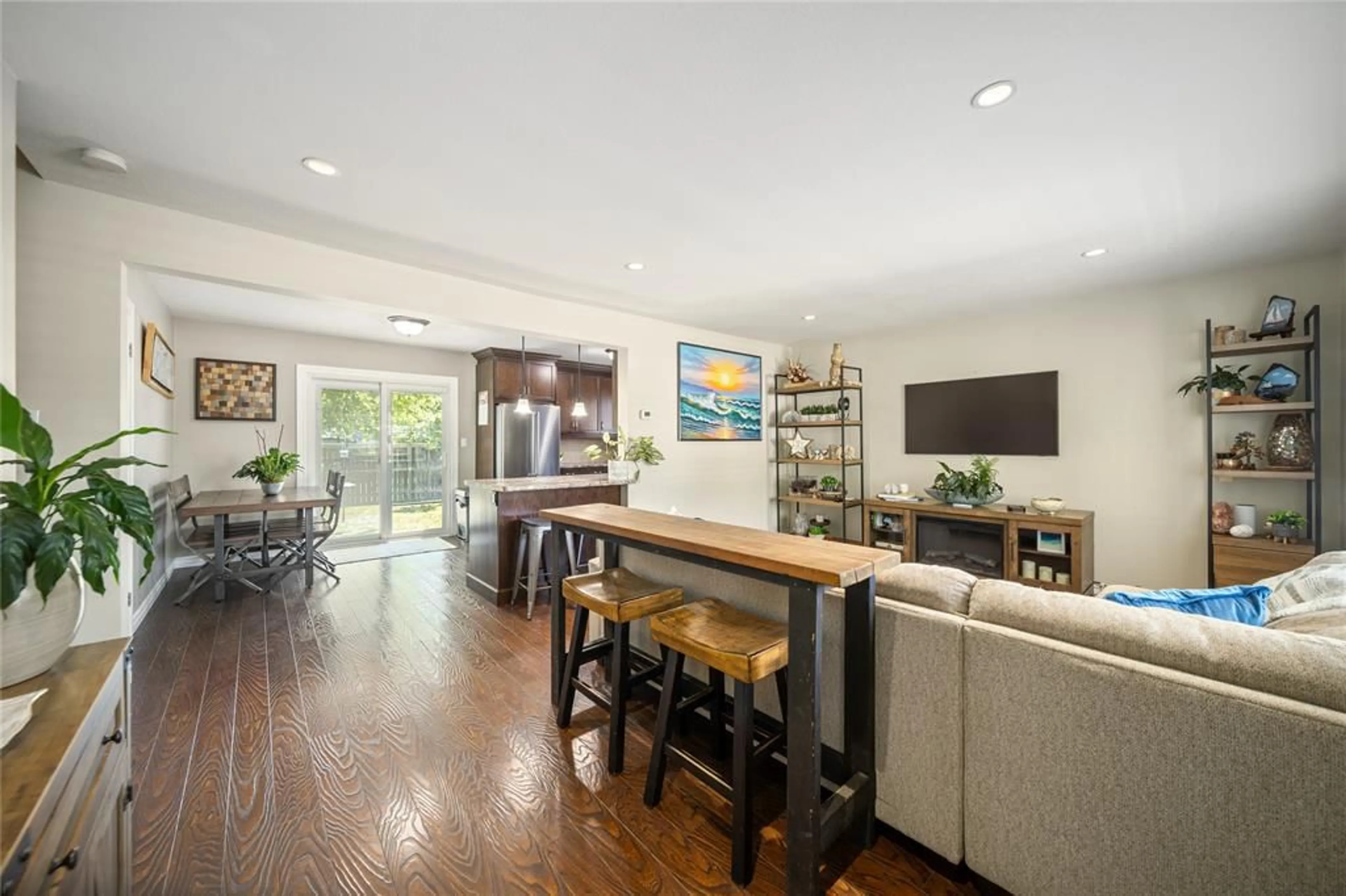Open concept kitchen, wood/laminate floor for 1544 Colborne Rd, Sarnia Ontario N7V 3M4