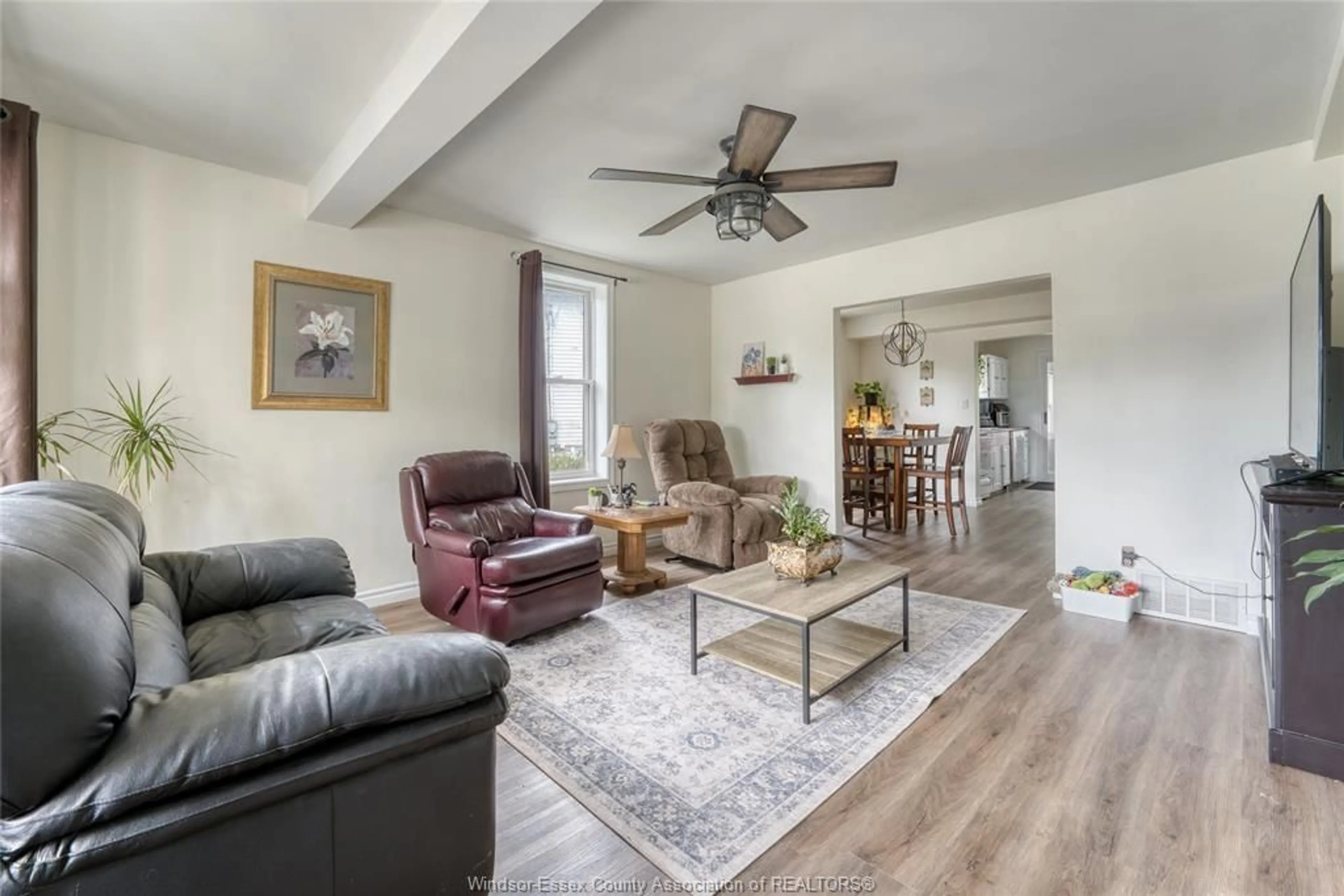 Living room with furniture, unknown for 2706 FRONT Rd, LaSalle Ontario N9J 2N5