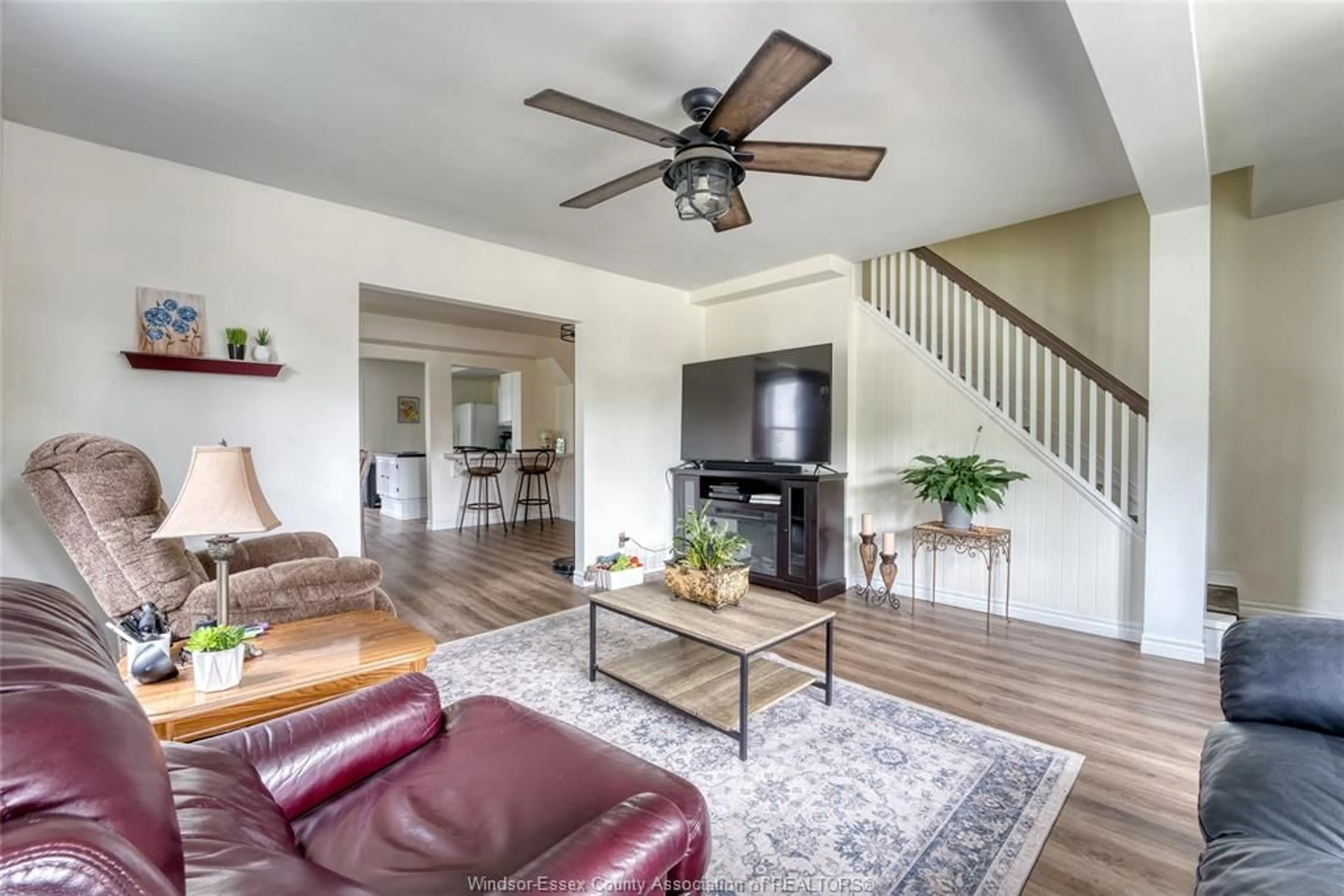 Living room with furniture, unknown for 2706 FRONT Rd, LaSalle Ontario N9J 2N5