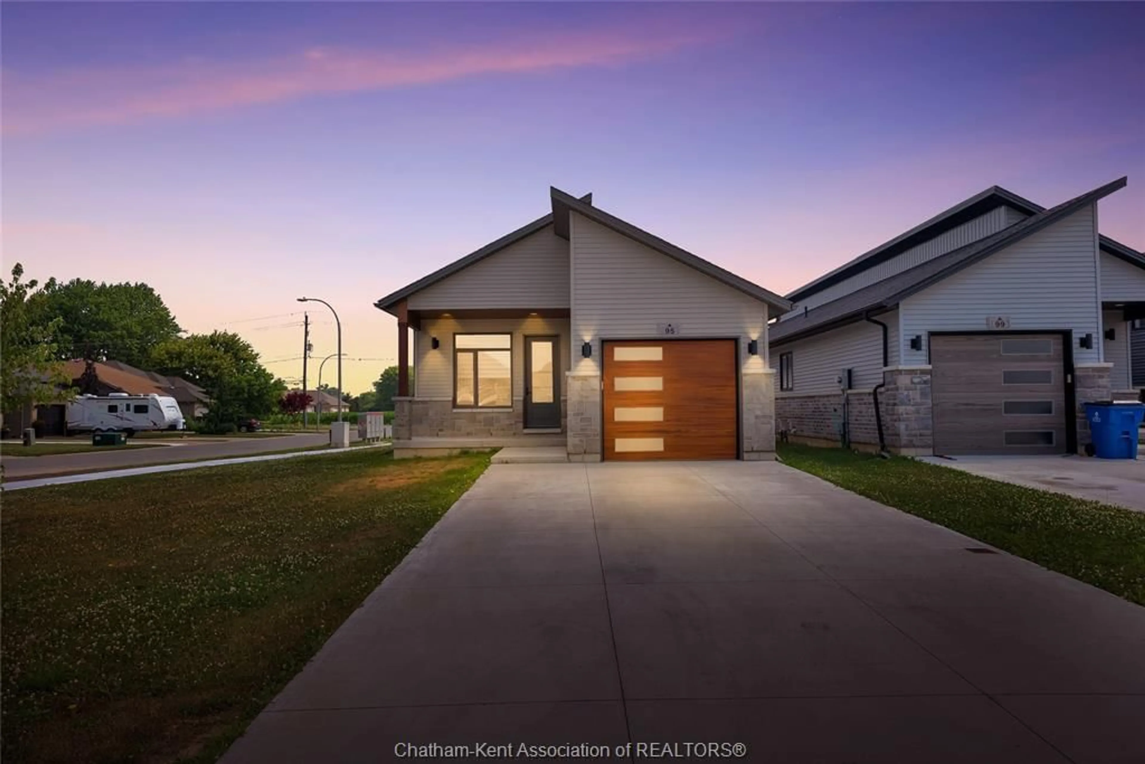 Home with brick exterior material, street for 95 IRONWOOD Trail, Chatham Ontario N7M 0A5