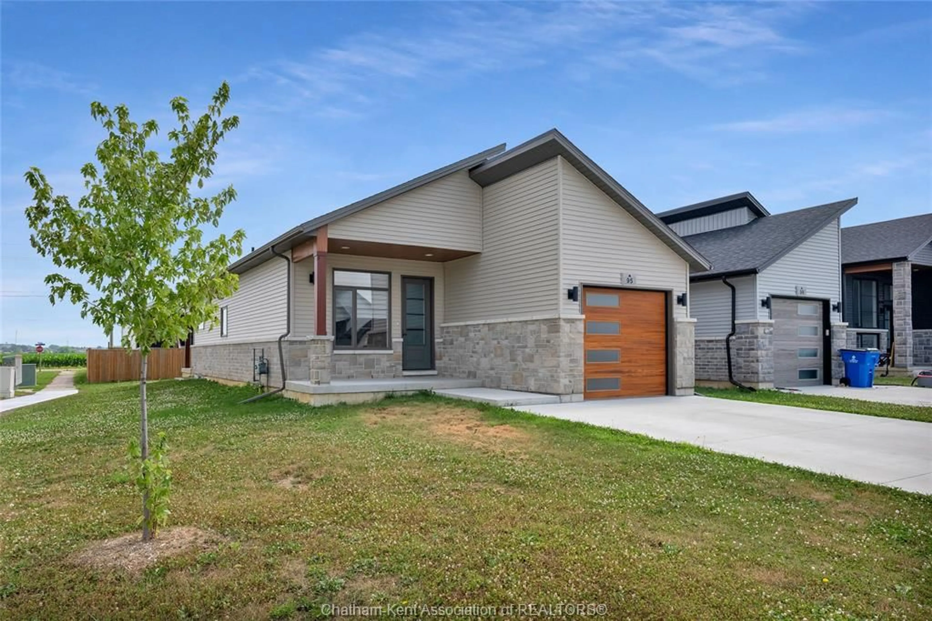 Home with brick exterior material, street for 95 IRONWOOD Trail, Chatham Ontario N7M 0A5