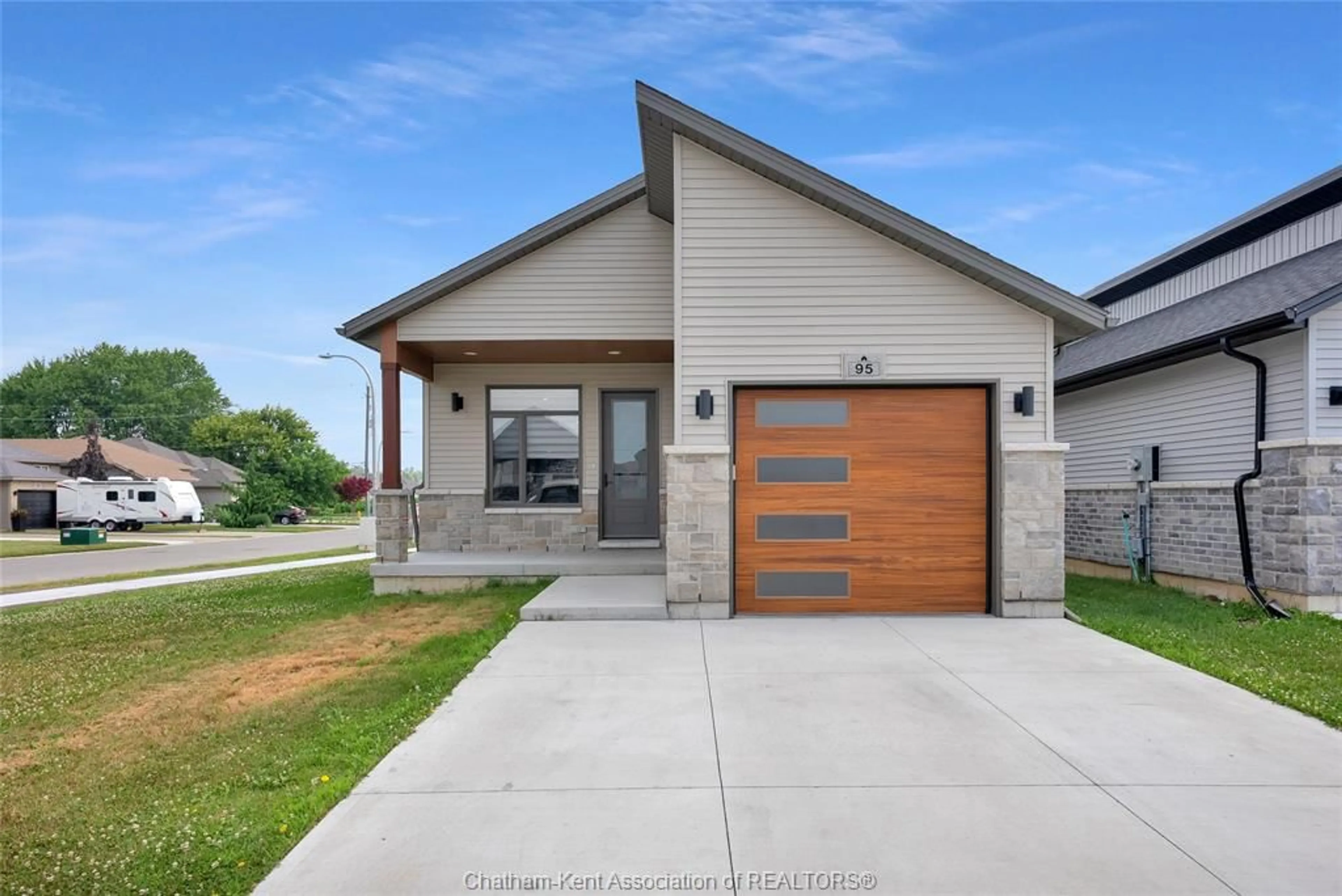 Home with brick exterior material, street for 95 IRONWOOD Trail, Chatham Ontario N7M 0A5