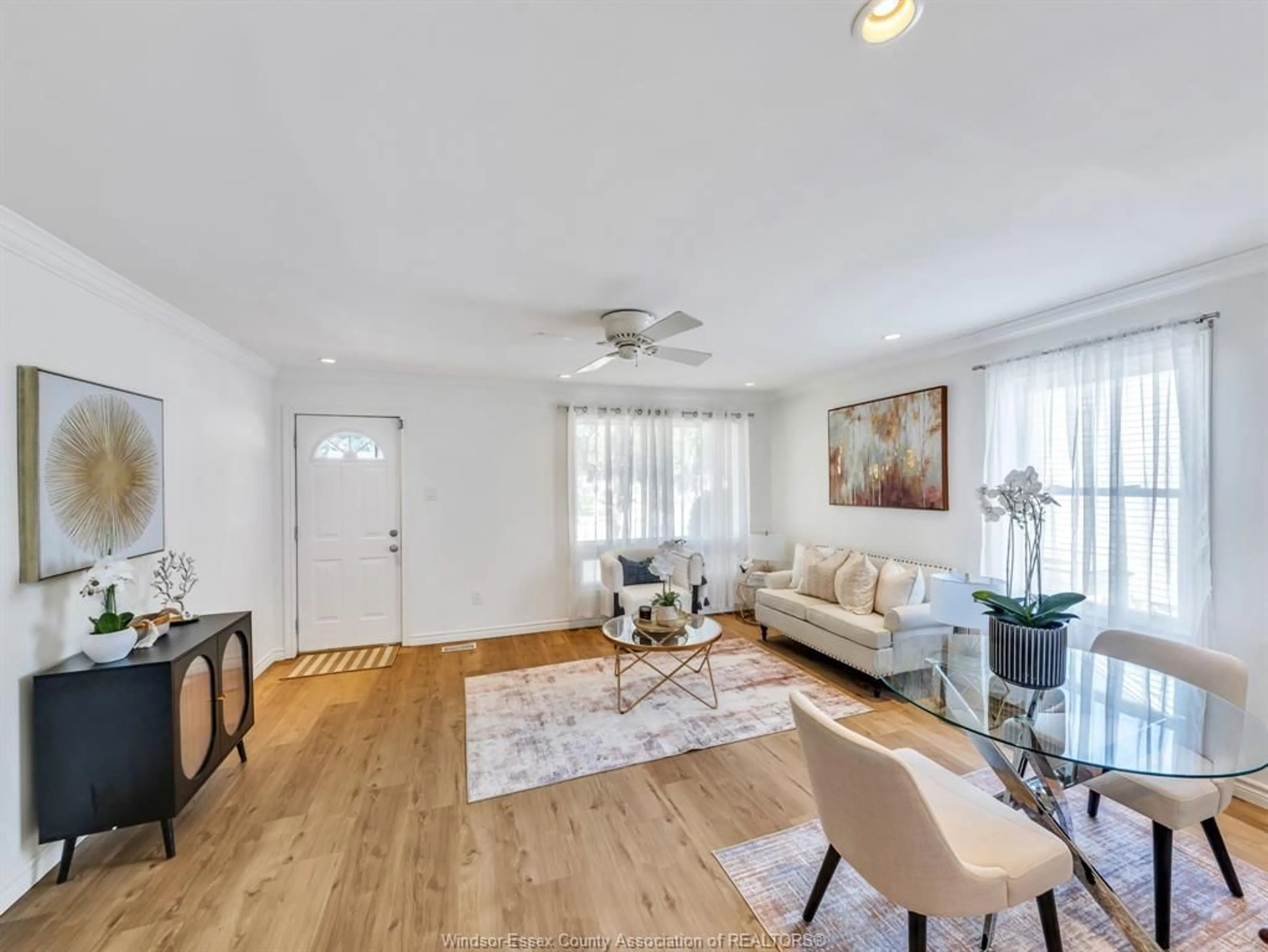 Living room with furniture, unknown for 1634 AUBIN Rd, Windsor Ontario N8Y 4G4