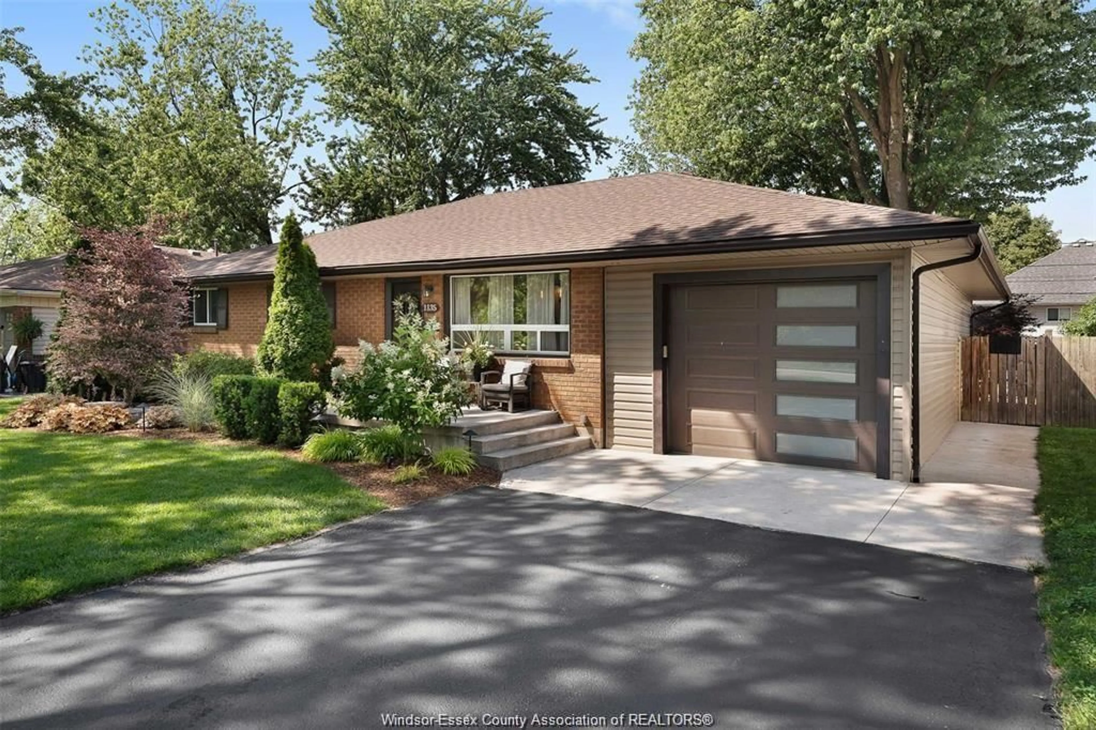 Home with brick exterior material, street for 1135 STUART Blvd, LaSalle Ontario N9J 1Y3