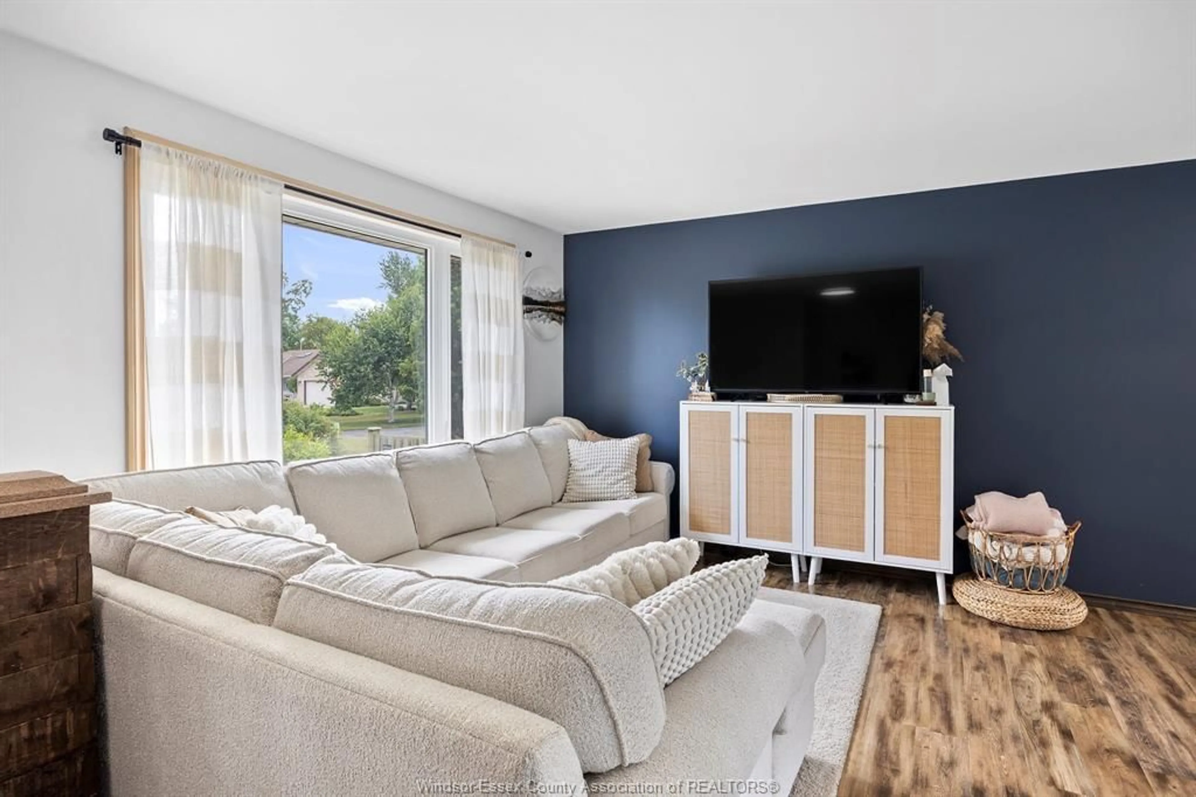 Living room with furniture, unknown for 167 KLUNDERT Cres, Kingsville Ontario N0R 1B0