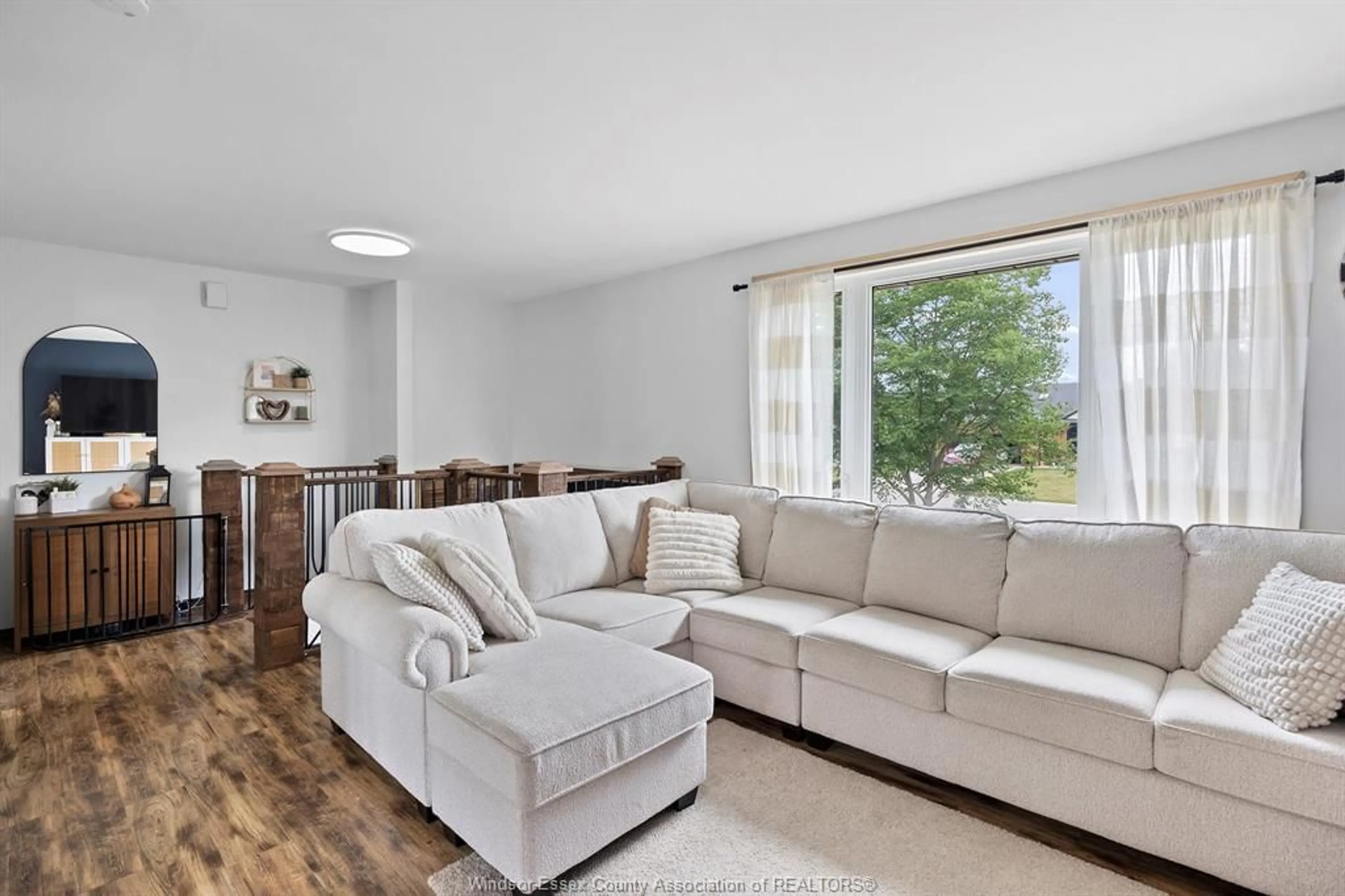 Living room with furniture, unknown for 167 KLUNDERT Cres, Kingsville Ontario N0R 1B0