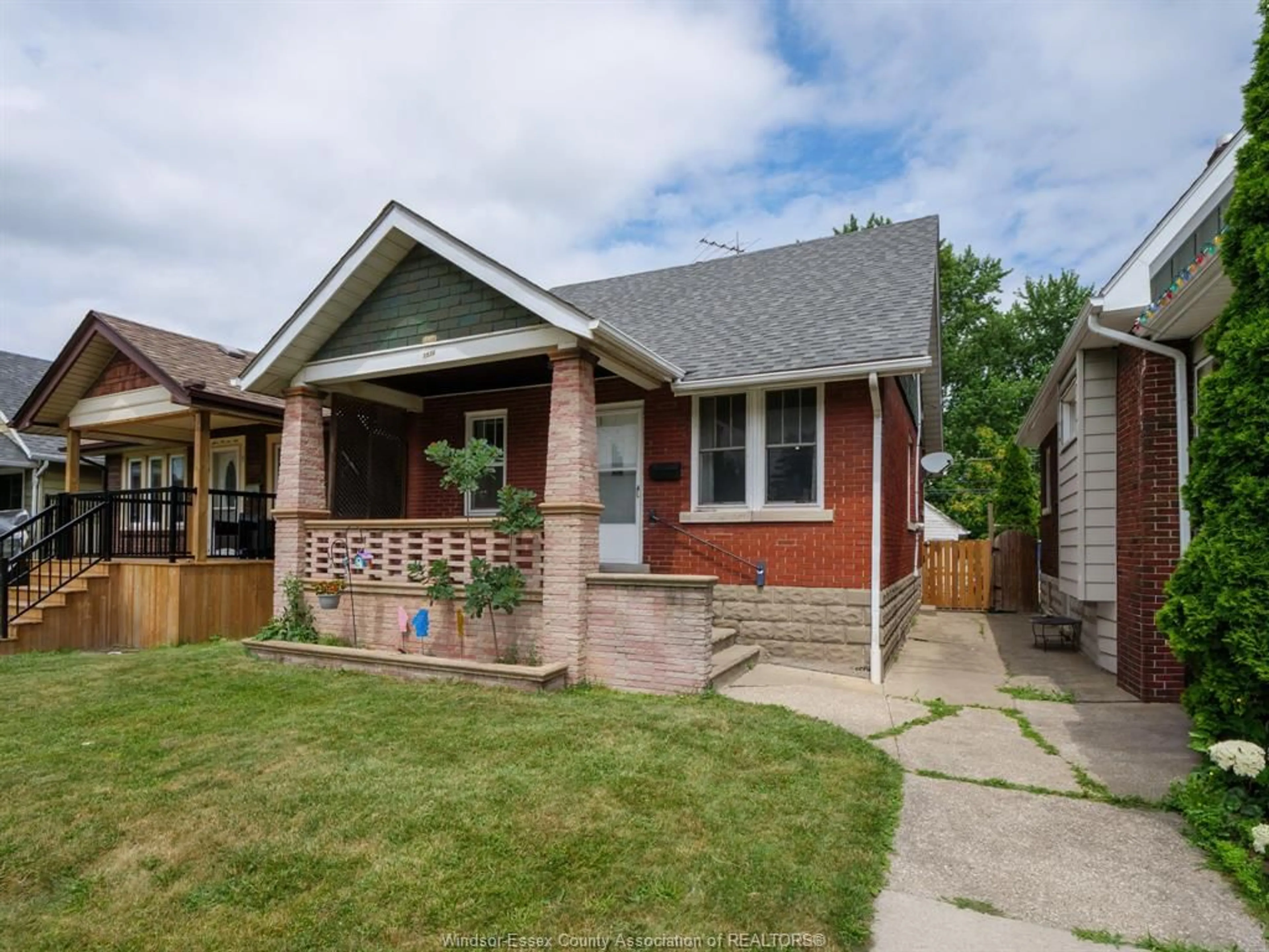 Home with brick exterior material, street for 1538 Gladstone Ave, Windsor Ontario N8X 2R1