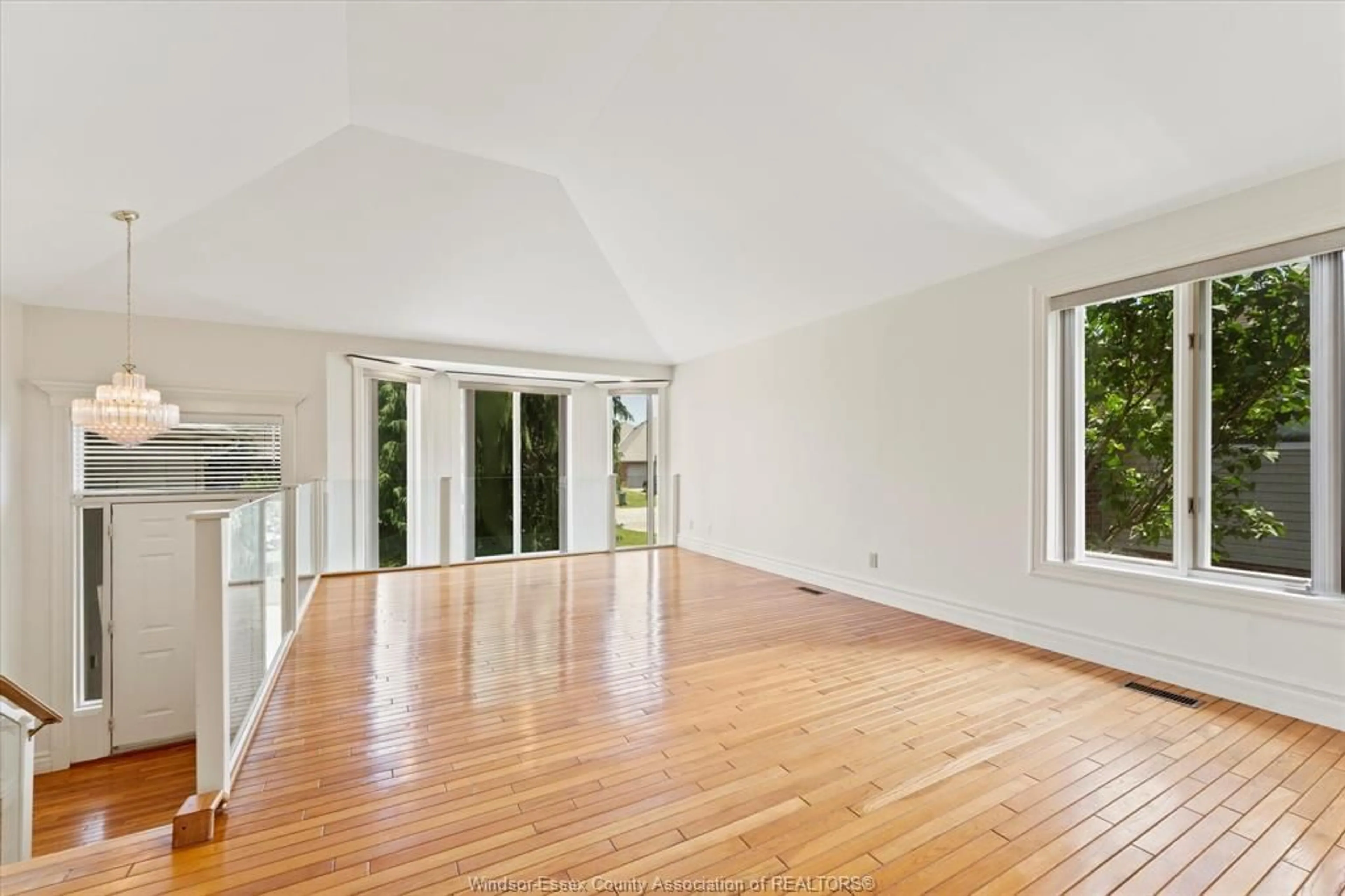 A pic of a room for 150 PHEASANT RUN Dr, Lakeshore Ontario N0R 1A0