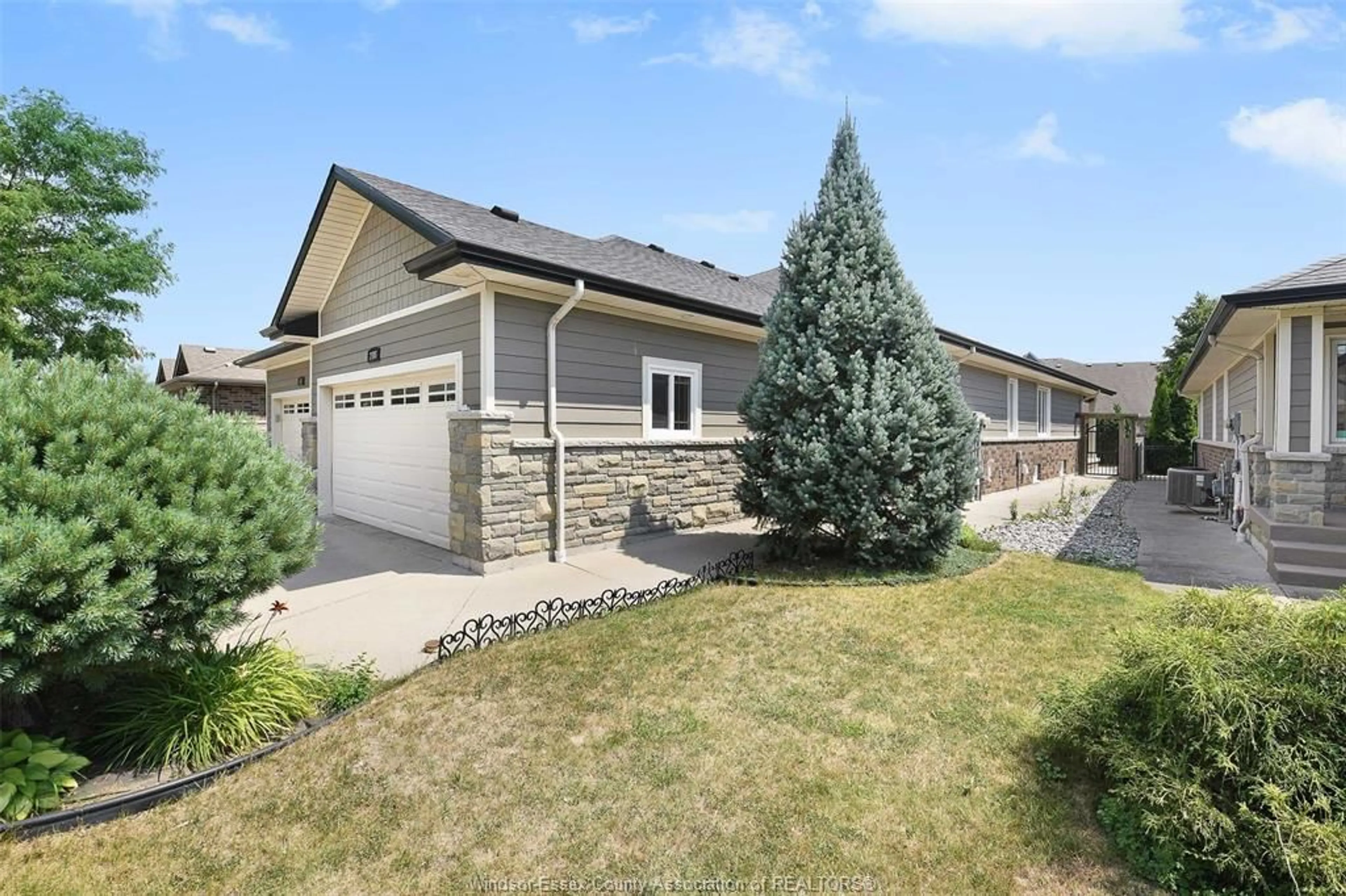 Home with vinyl exterior material, street for 2485 SKINNER St, LaSalle Ontario N9H 2R5