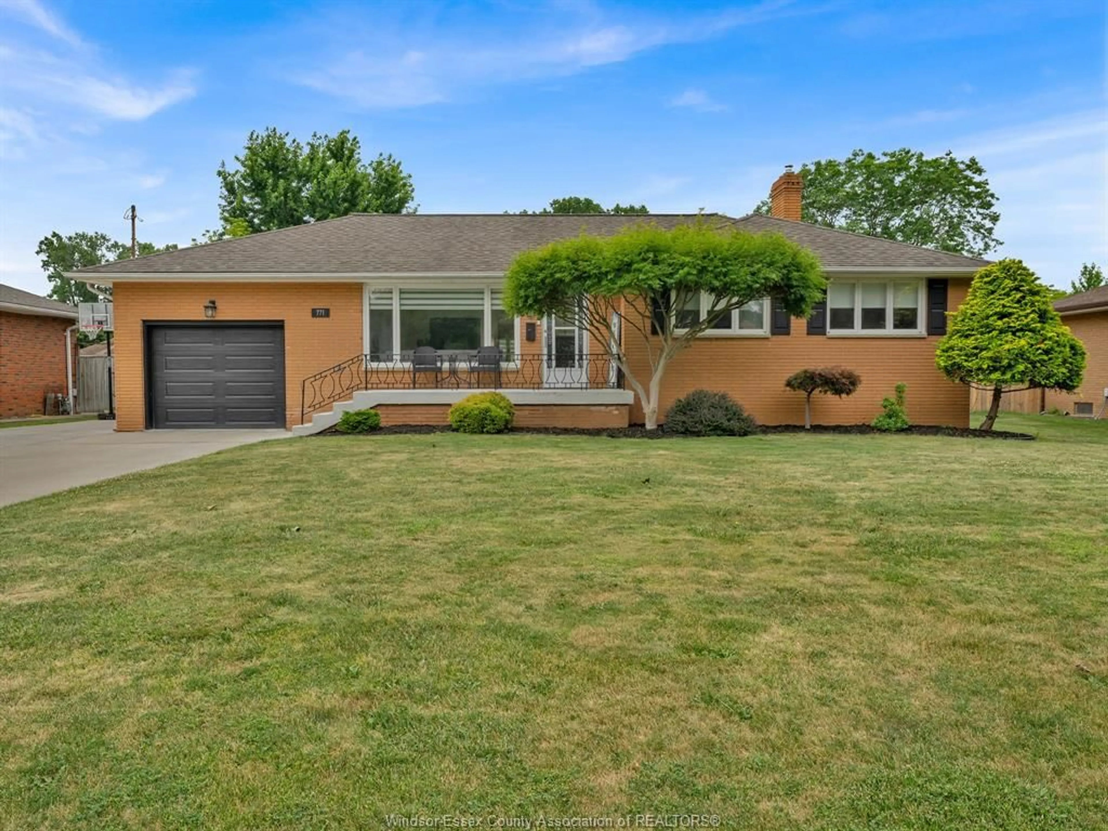 Home with brick exterior material, street for 771 WALLACE Ave, Windsor Ontario N9G 1M2
