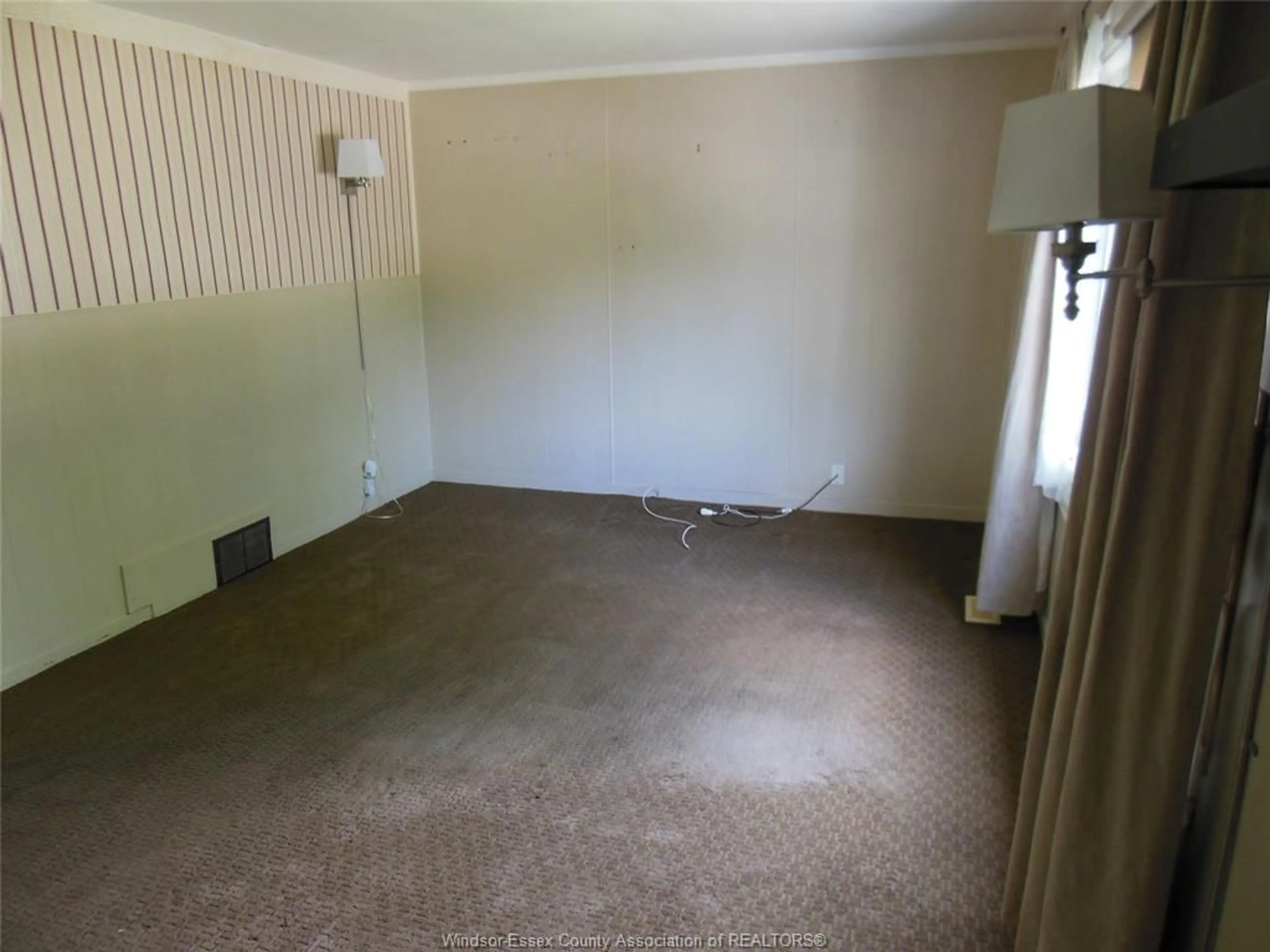 A pic of a room for 2287 GROVE, Windsor Ontario N9B 1R1