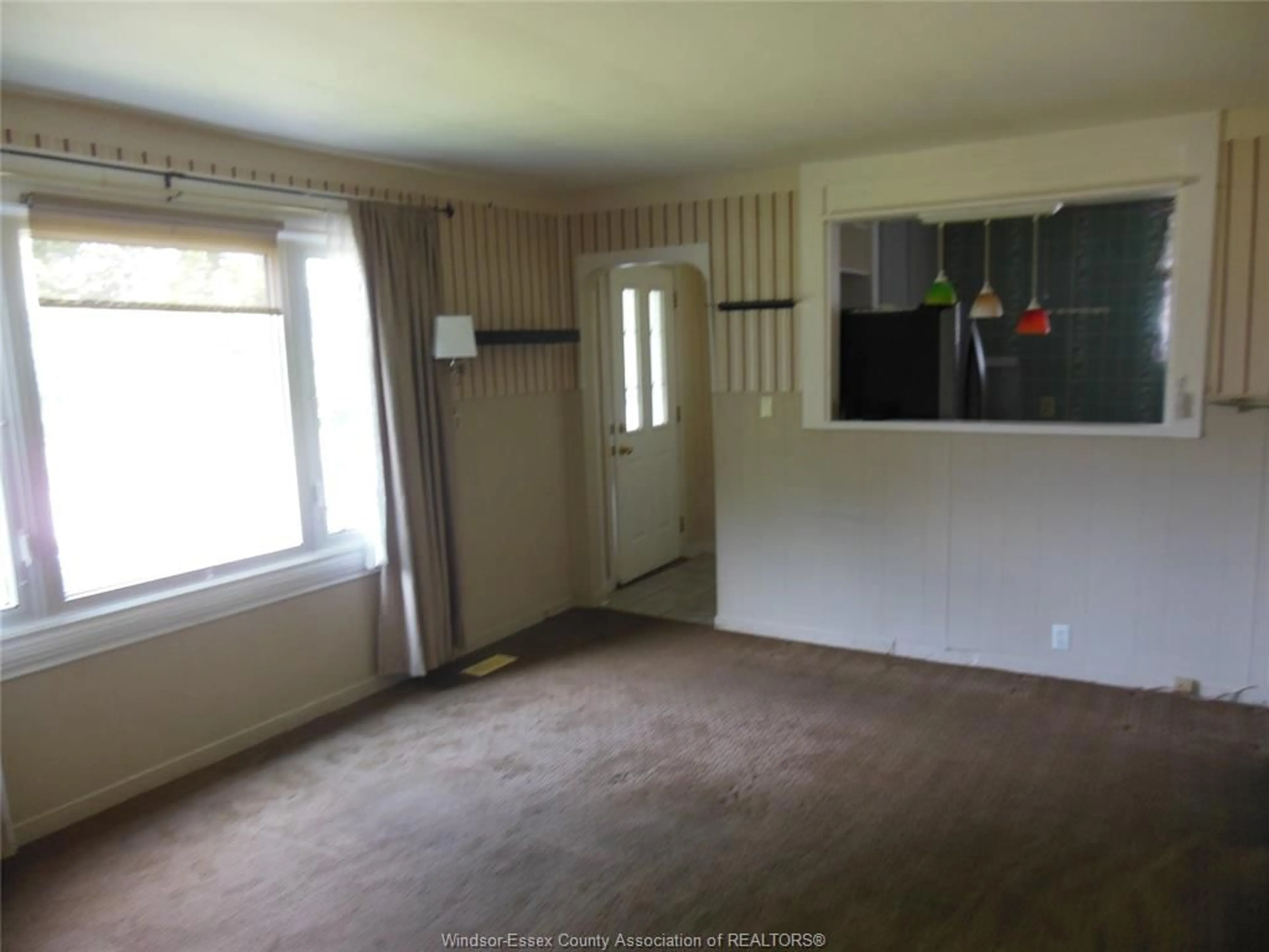 A pic of a room for 2287 GROVE, Windsor Ontario N9B 1R1
