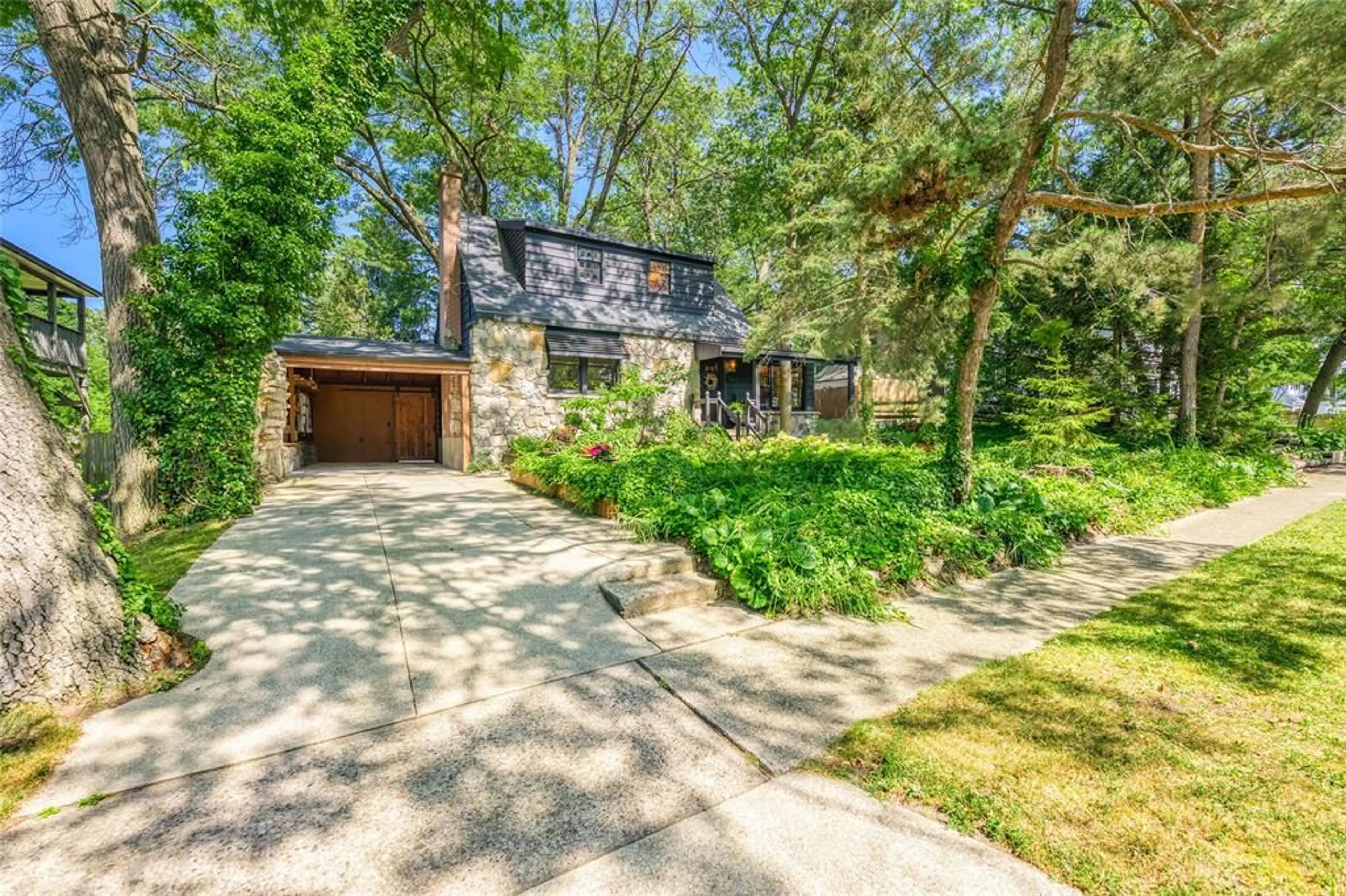 Home with brick exterior material, street for 1358 Spartan Ave, Sarnia Ontario N7V 4B5