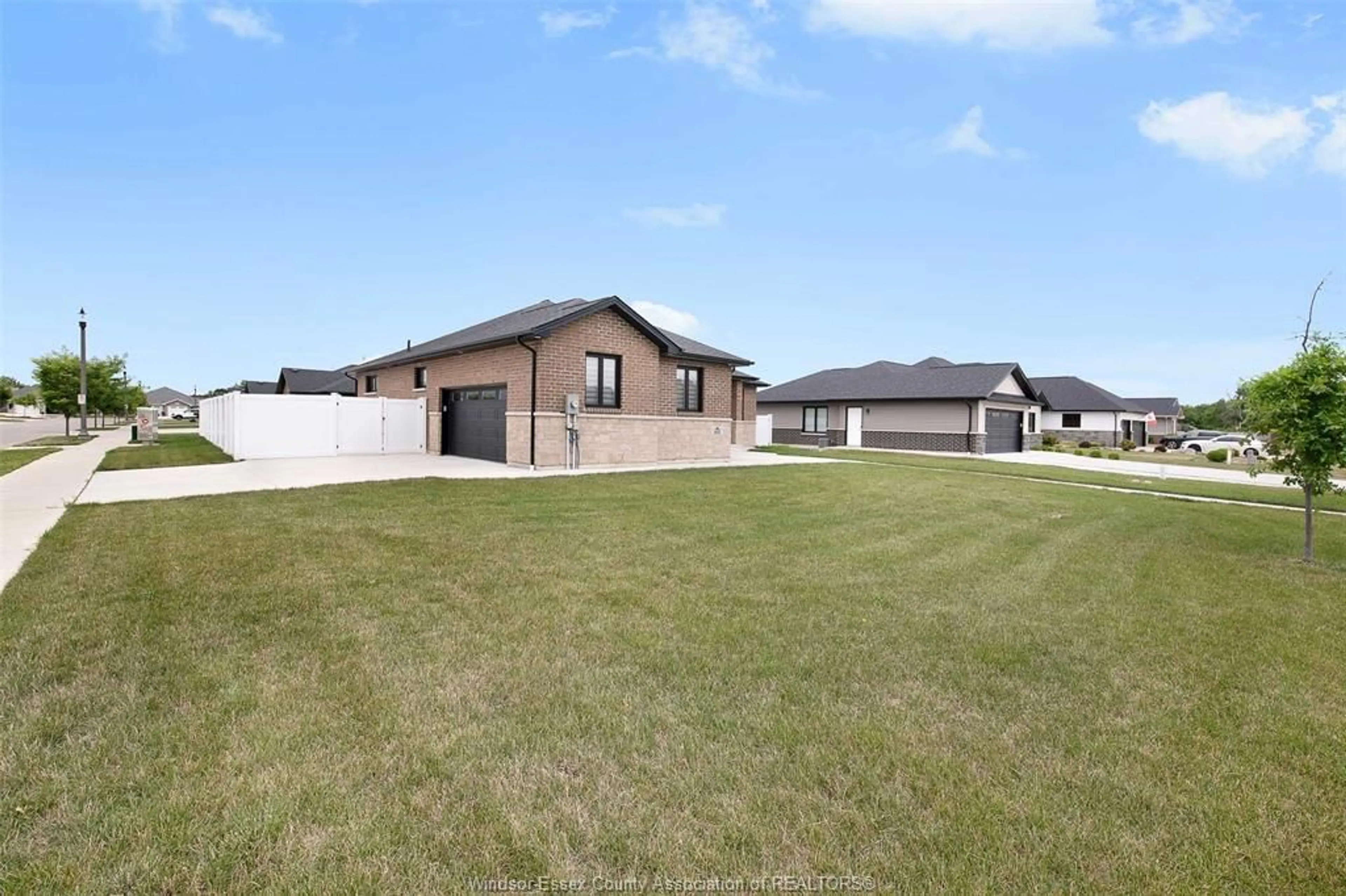 A pic from outside/outdoor area/front of a property/back of a property/a pic from drone, unknown for 401 PEARSON Ave, Amherstburg Ontario N9V 0E9