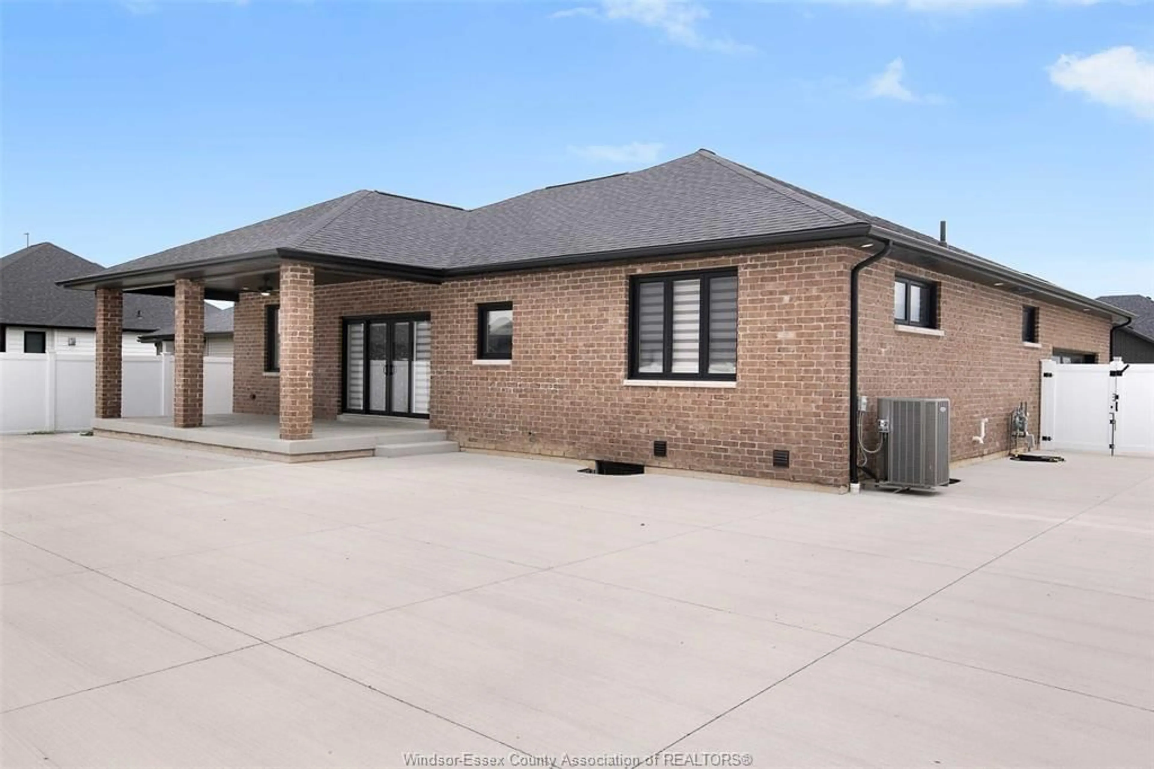 Home with brick exterior material, building for 401 PEARSON Ave, Amherstburg Ontario N9V 0E9