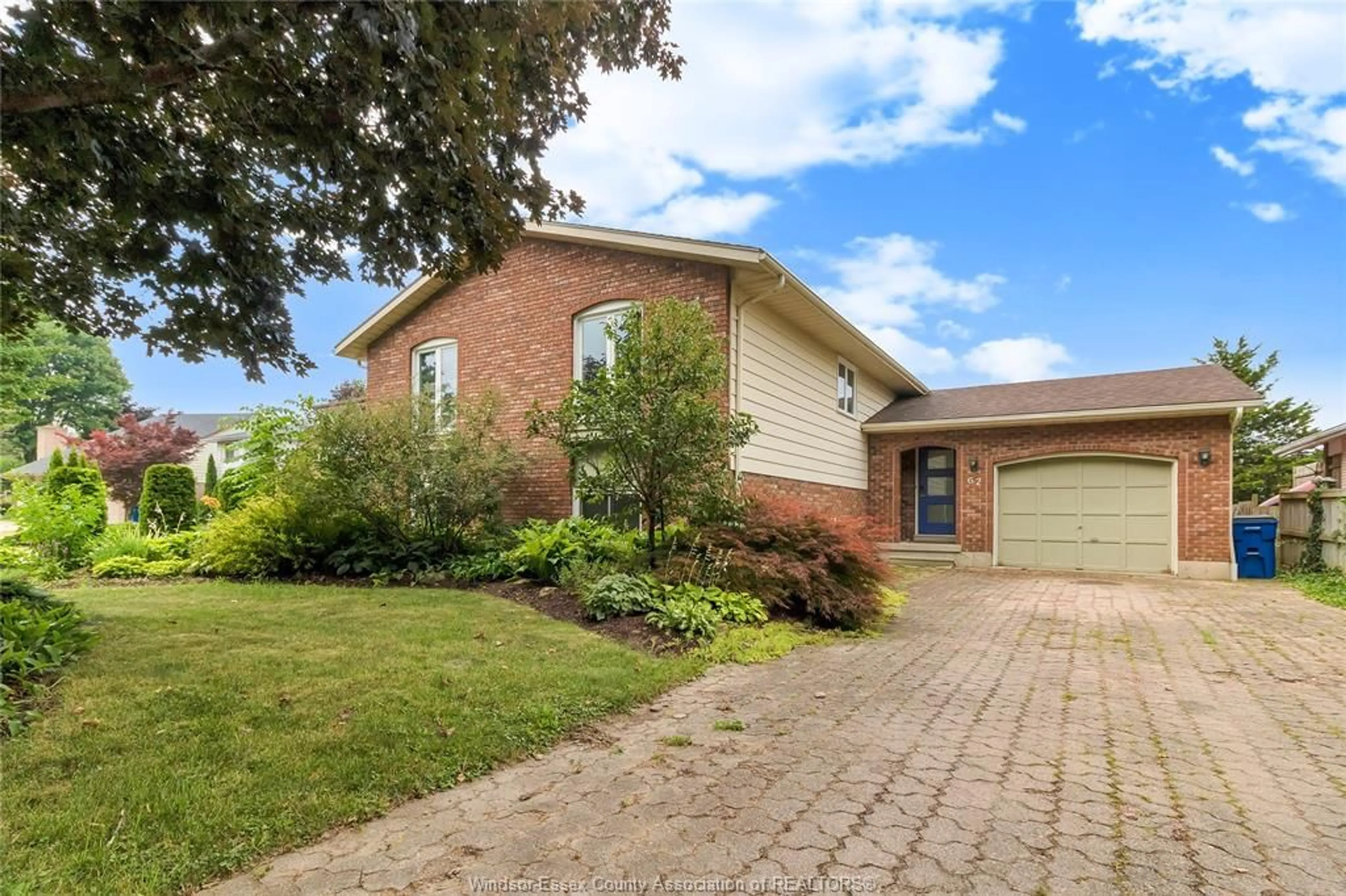 Home with brick exterior material, street for 62 UNIVERSITY Dr, Chatham Ontario N7L 4V5