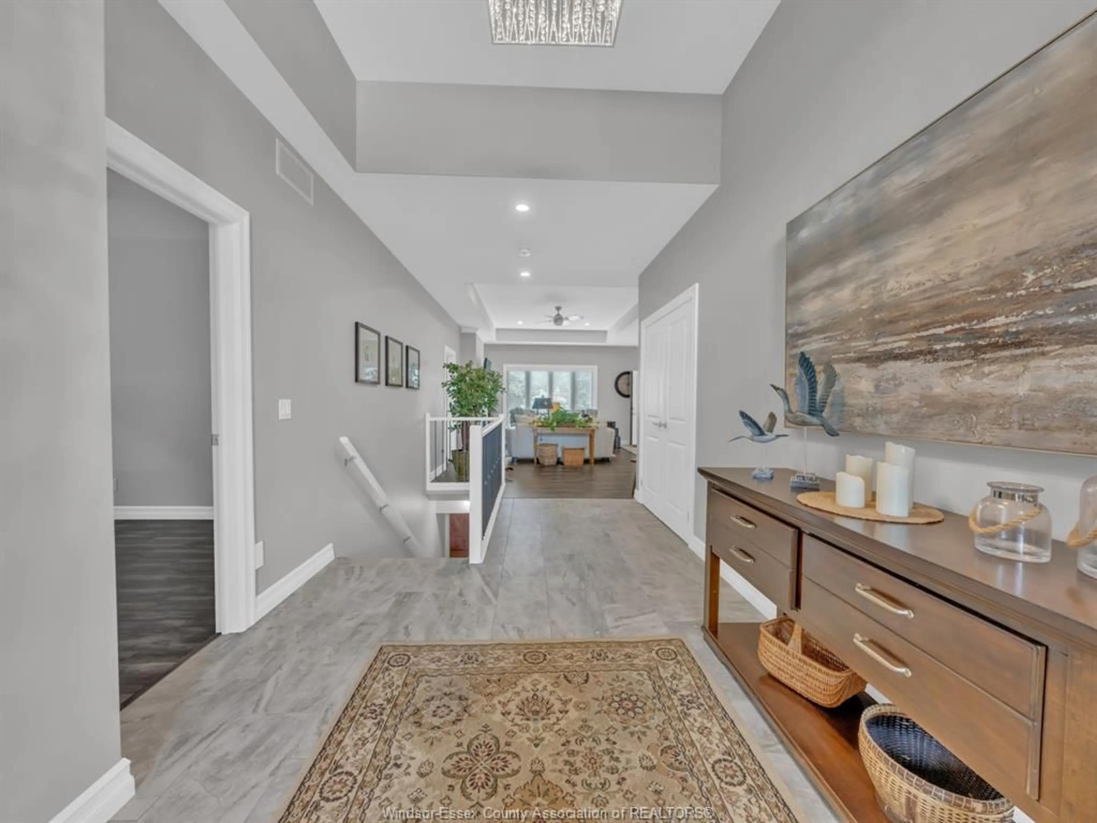 Indoor entryway for 797 HERITAGE Rd, Kingsville Ontario N9Y 0B6