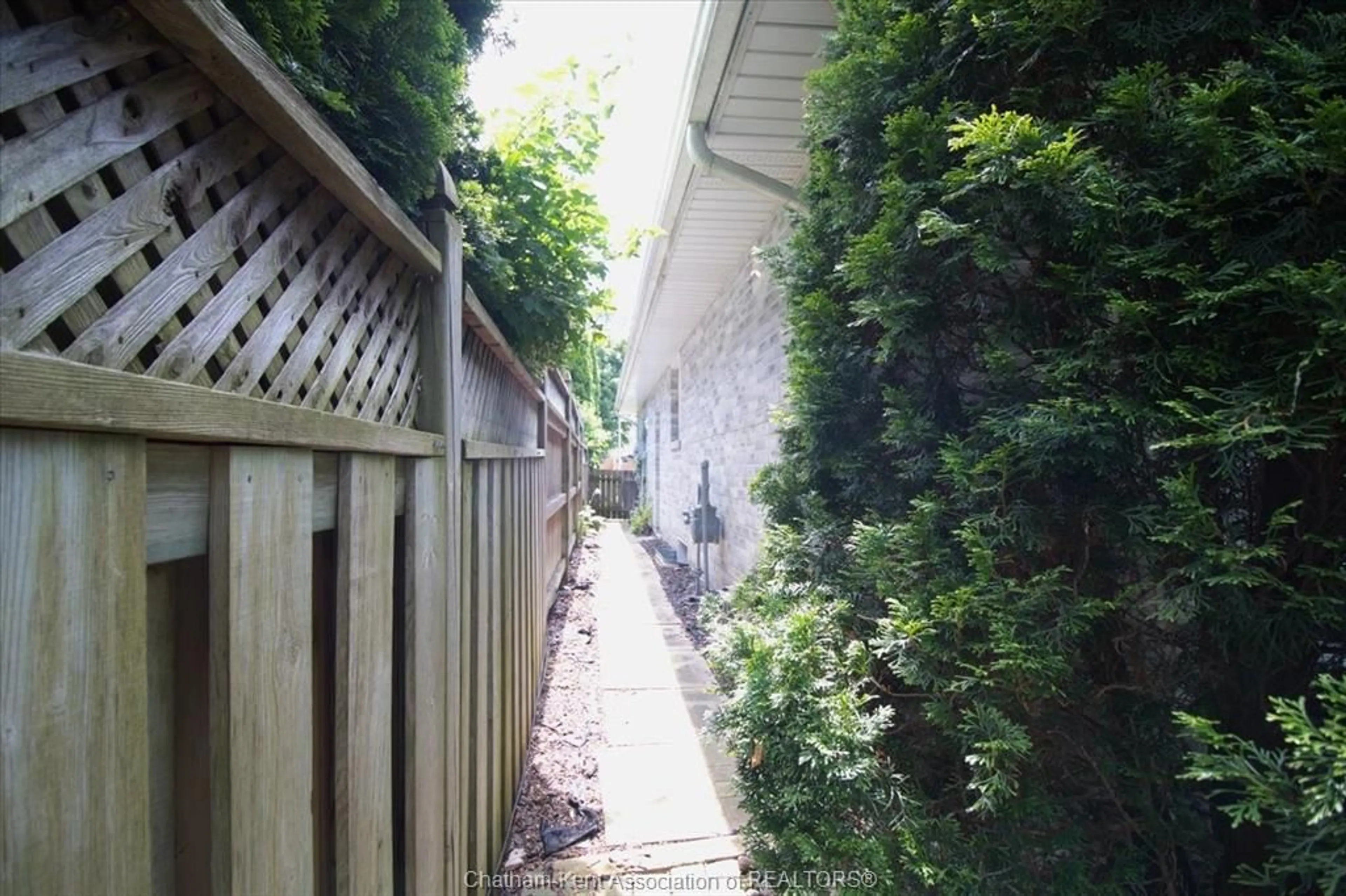 Patio, street for 3 Churchill Park Rd, Chatham Ontario N7M 6M2