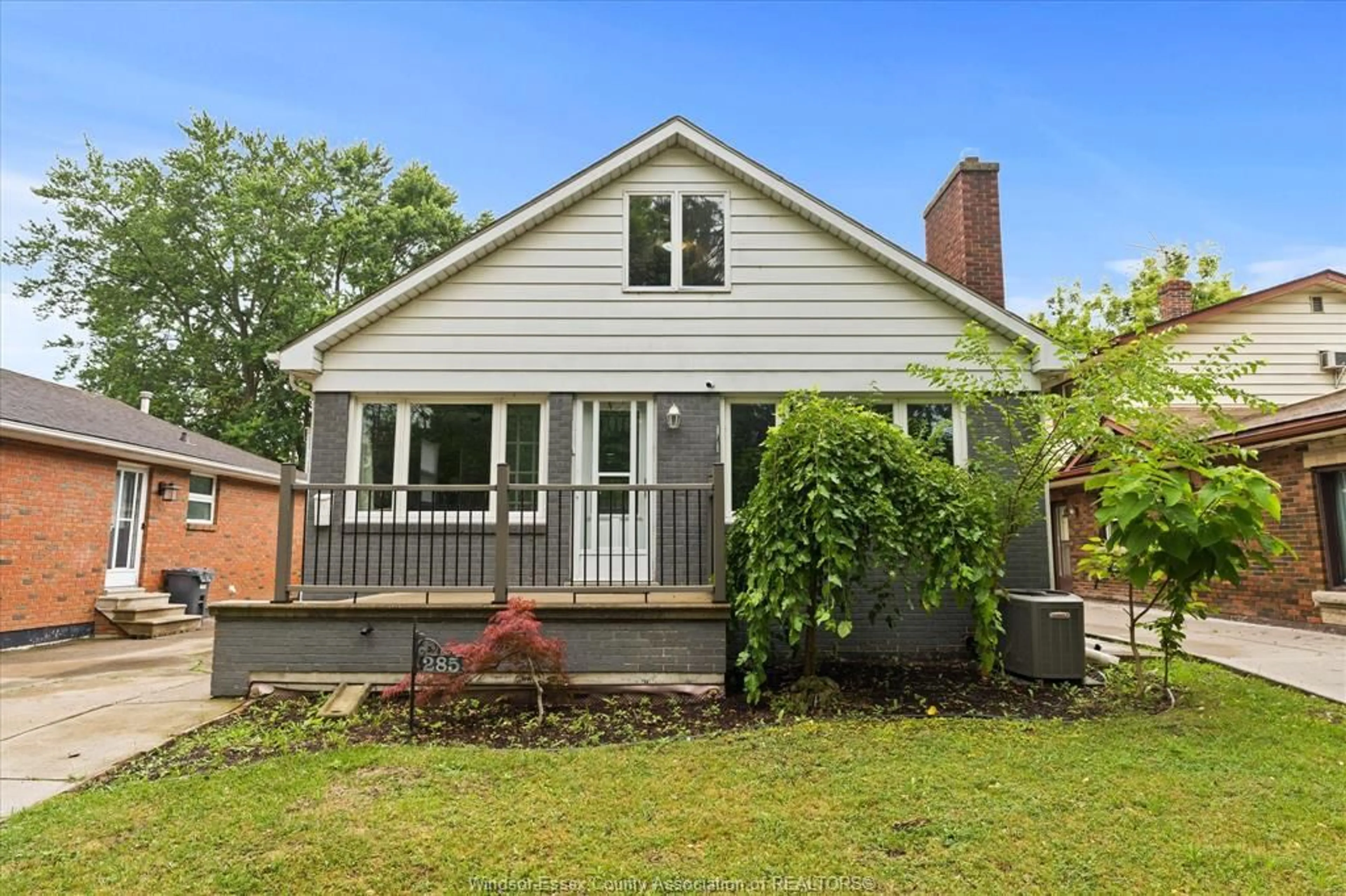Unknown for 285 Belleperche, Windsor Ontario N8S 3B6