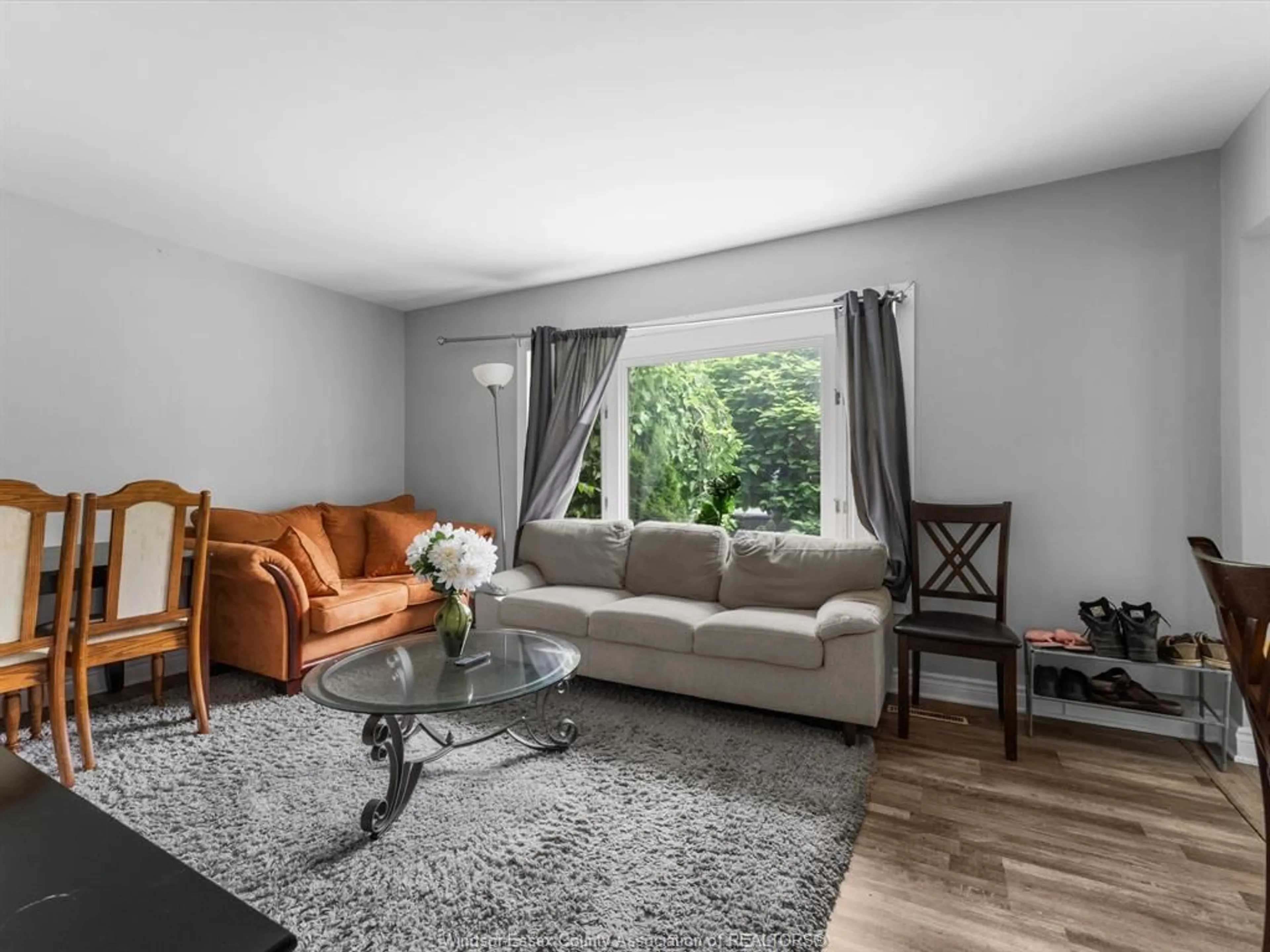 Living room with furniture, unknown for 1017 Merritt Dr, Windsor Ontario N9B 3G5