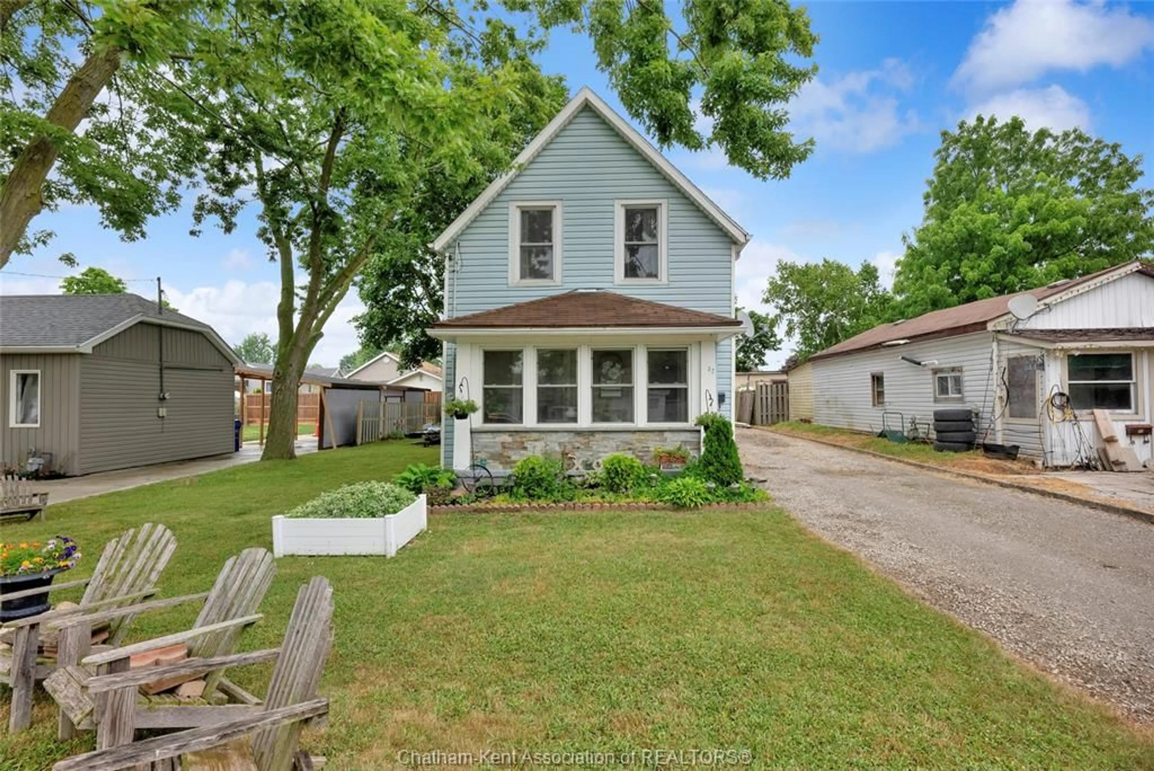 Unknown for 37 Berry St, Chatham Ontario N7M 3B2