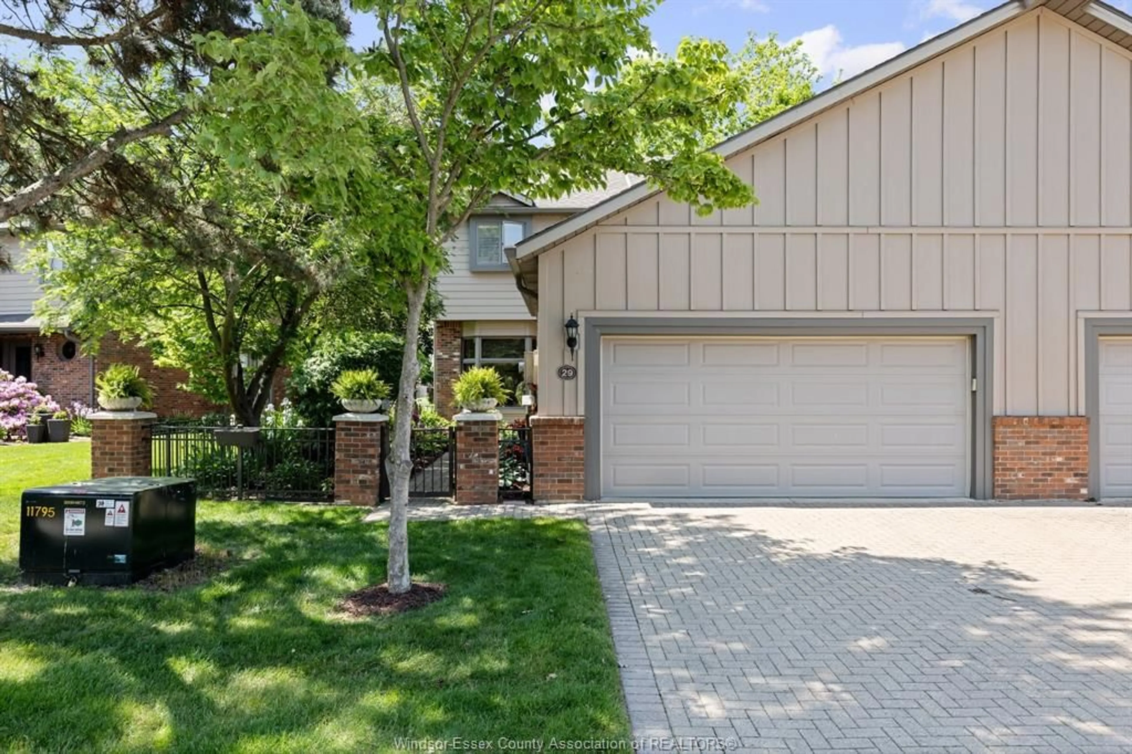 Home with brick exterior material, street for 29 FAIRWAY, Amherstburg Ontario N9V 3T5