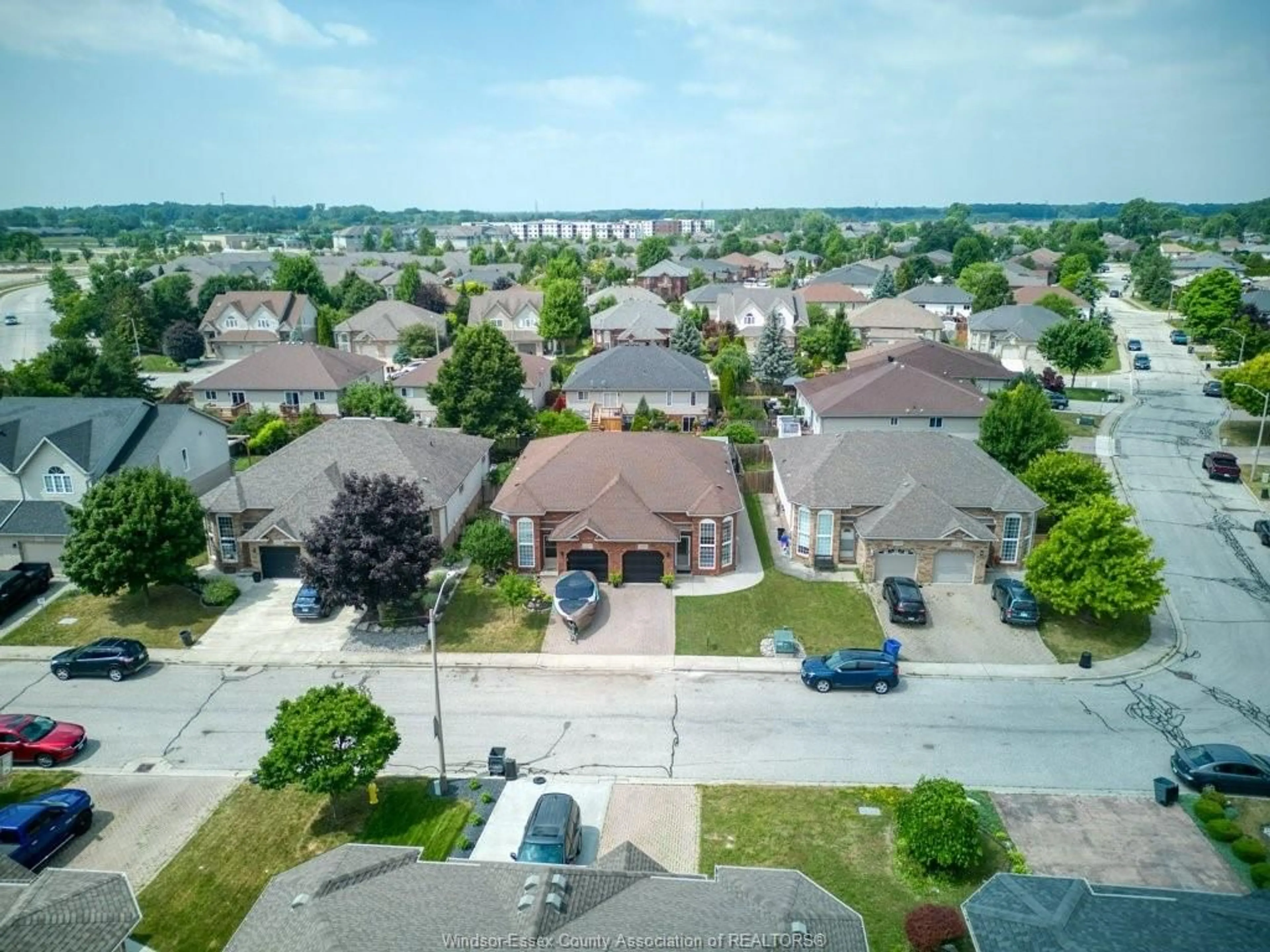 A pic from outside/outdoor area/front of a property/back of a property/a pic from drone, street for 1555 Lovell Cres, LaSalle Ontario N9H 2M8