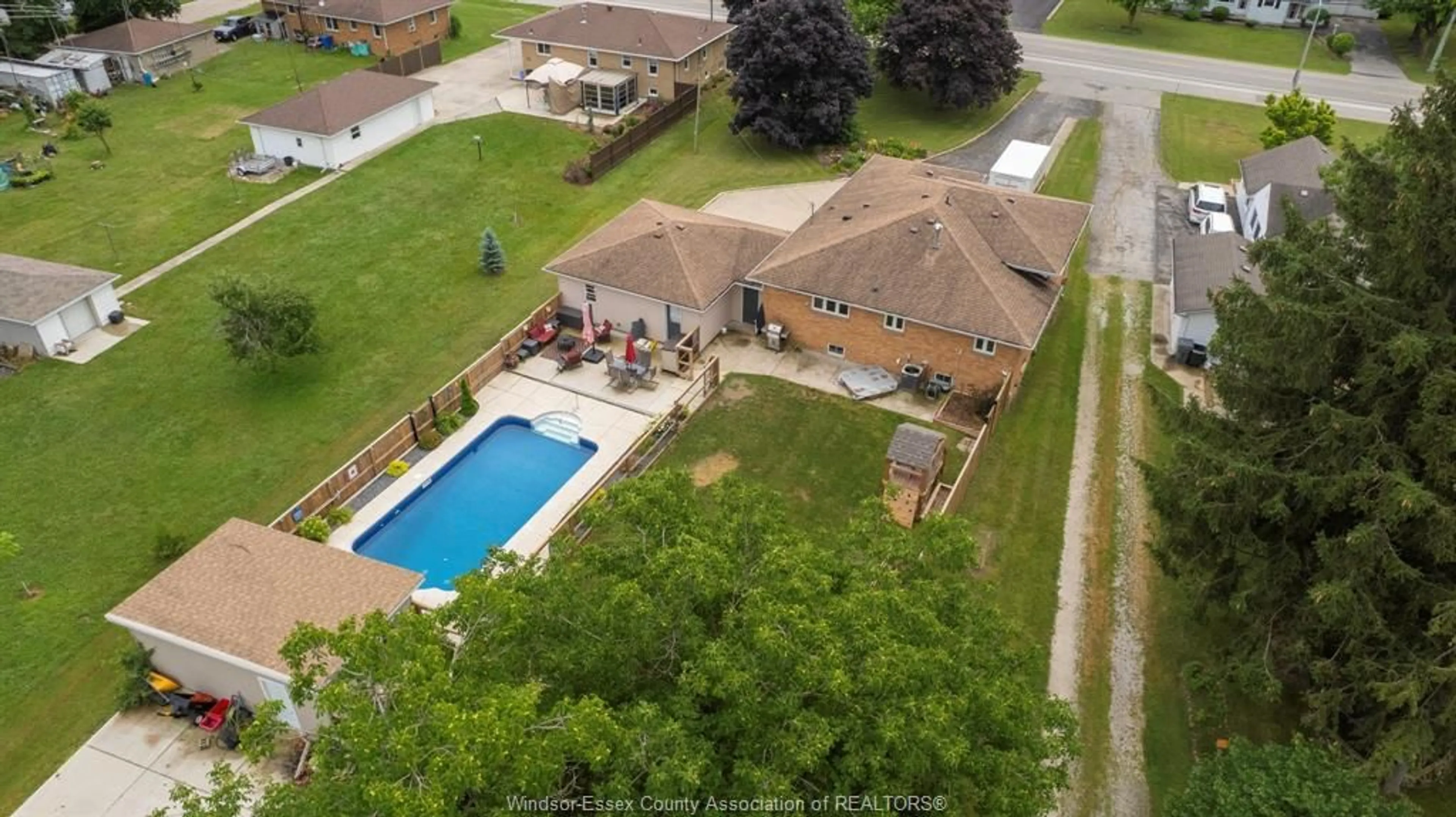 A pic from outside/outdoor area/front of a property/back of a property/a pic from drone, water/lake/river/ocean view for 140 TEXAS Rd, Amherstburg Ontario N9V 2R7