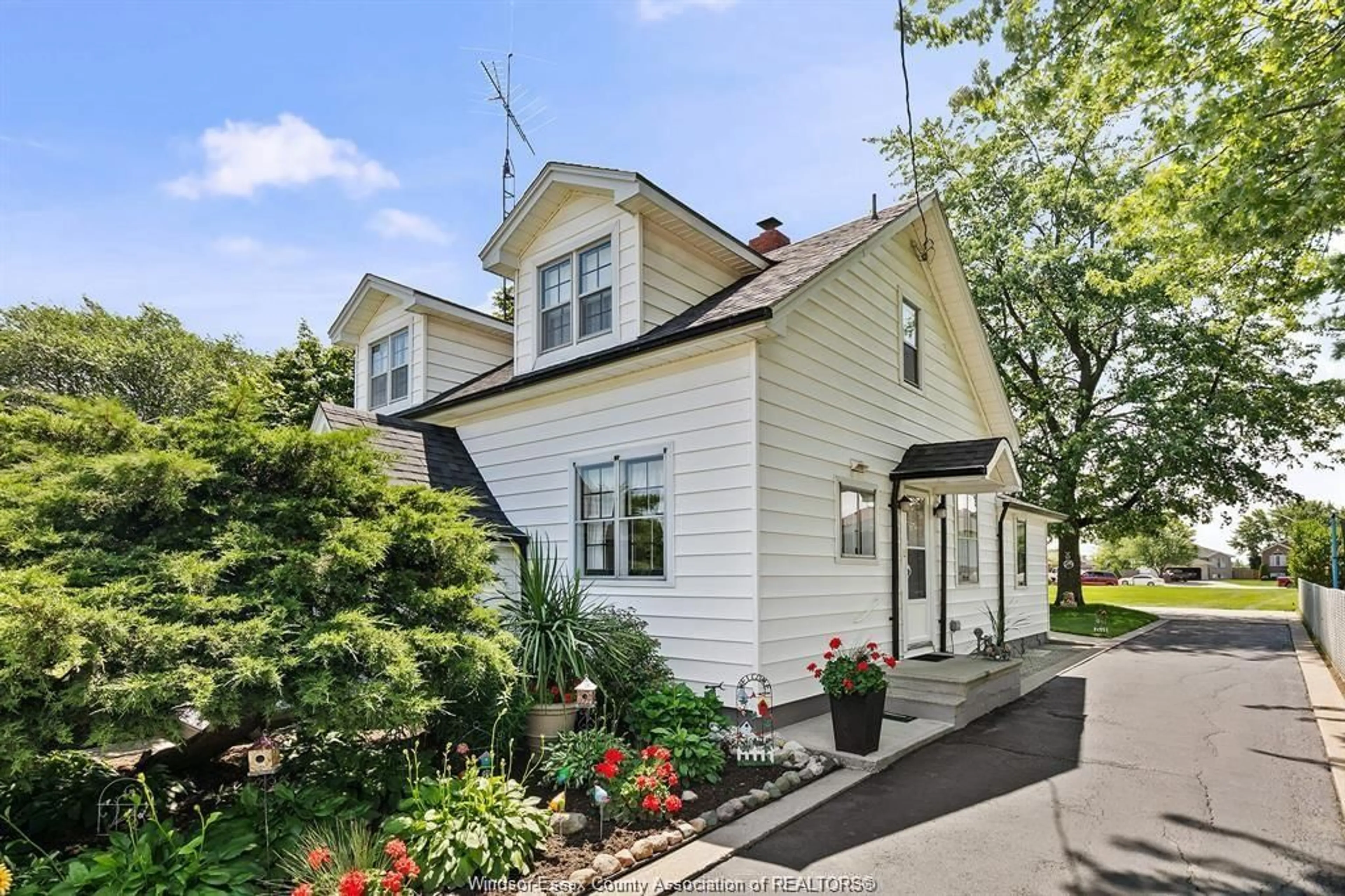 Home with vinyl exterior material, street for 12401 RENAUD St, Tecumseh Ontario N8N 1P5