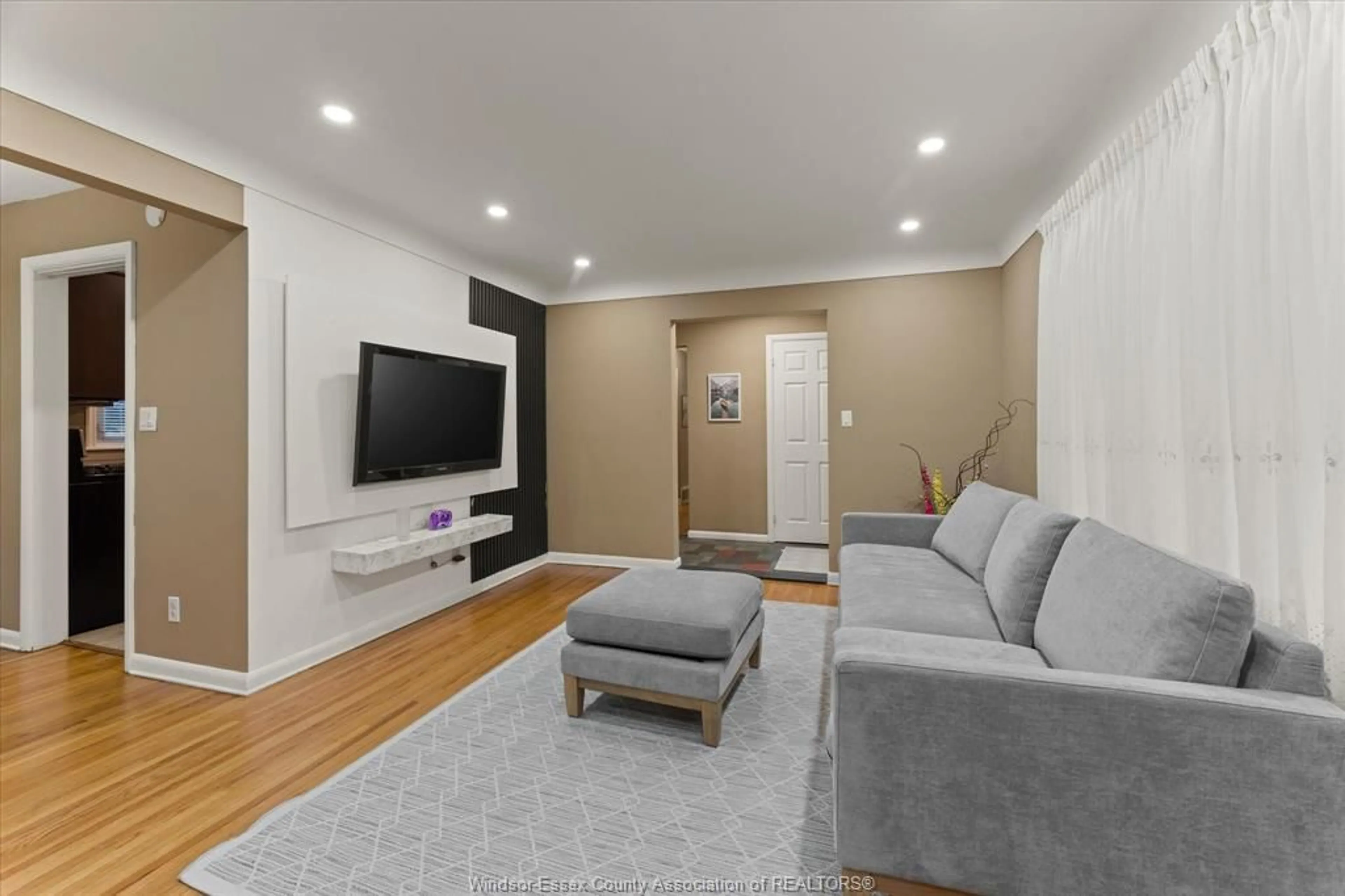 Living room with furniture, unknown for 2729 VIRGINIA PARK, Windsor Ontario N9E 2B6