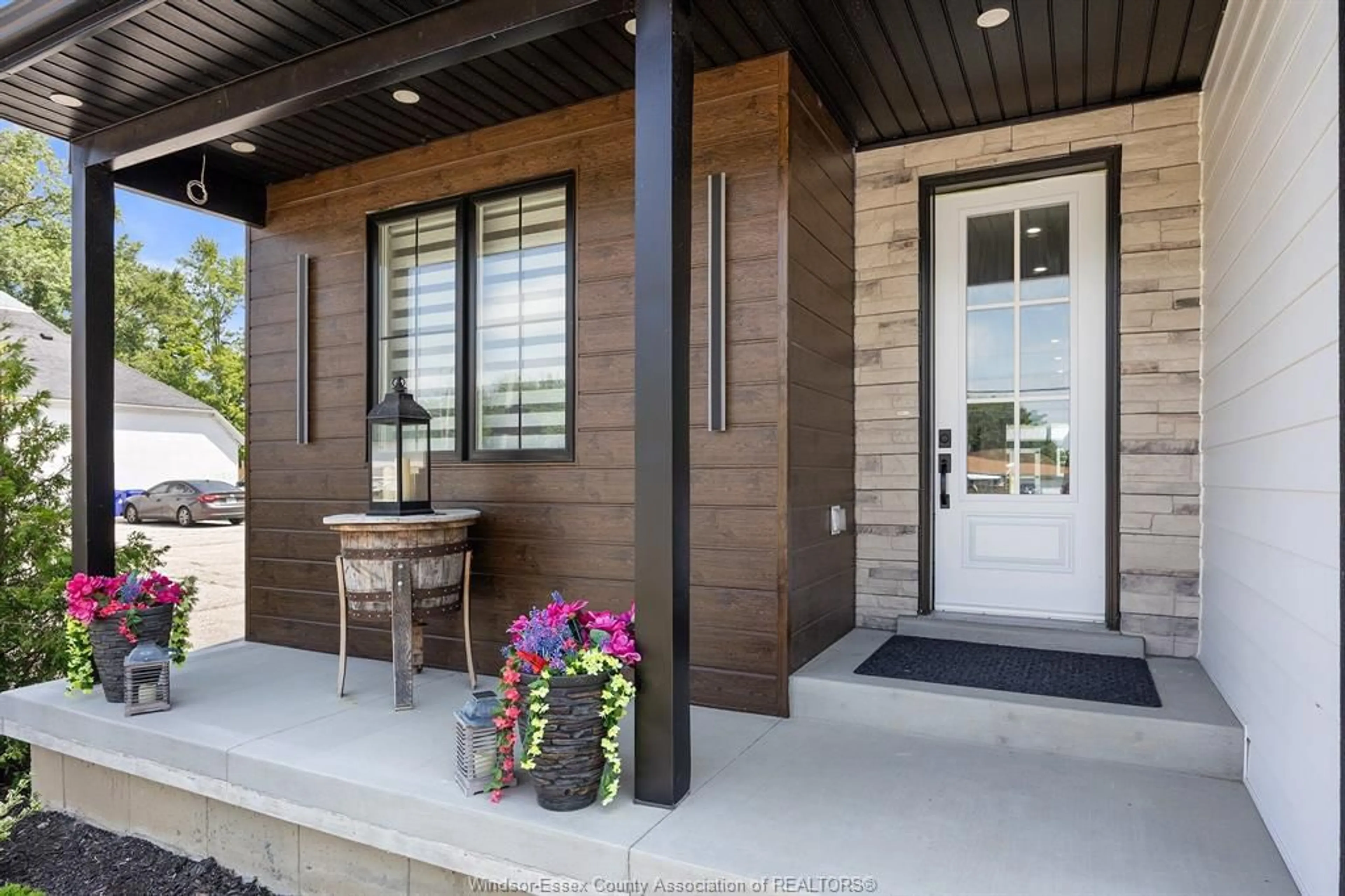 Indoor entryway for 2618 COUNTY RD 27, Woodslee Ontario N0R 1V0