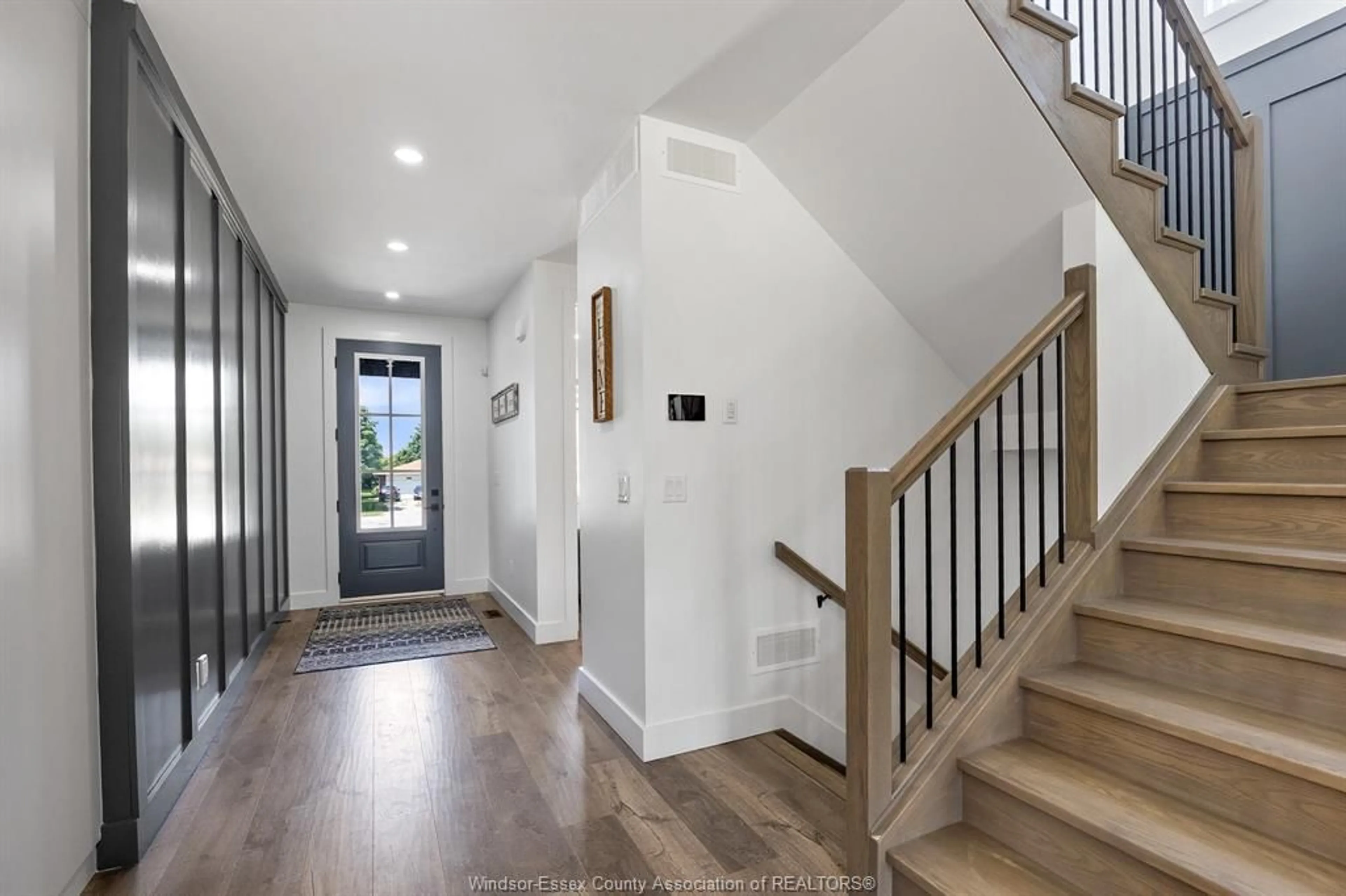 Indoor entryway for 2618 COUNTY RD 27, Woodslee Ontario N0R 1V0
