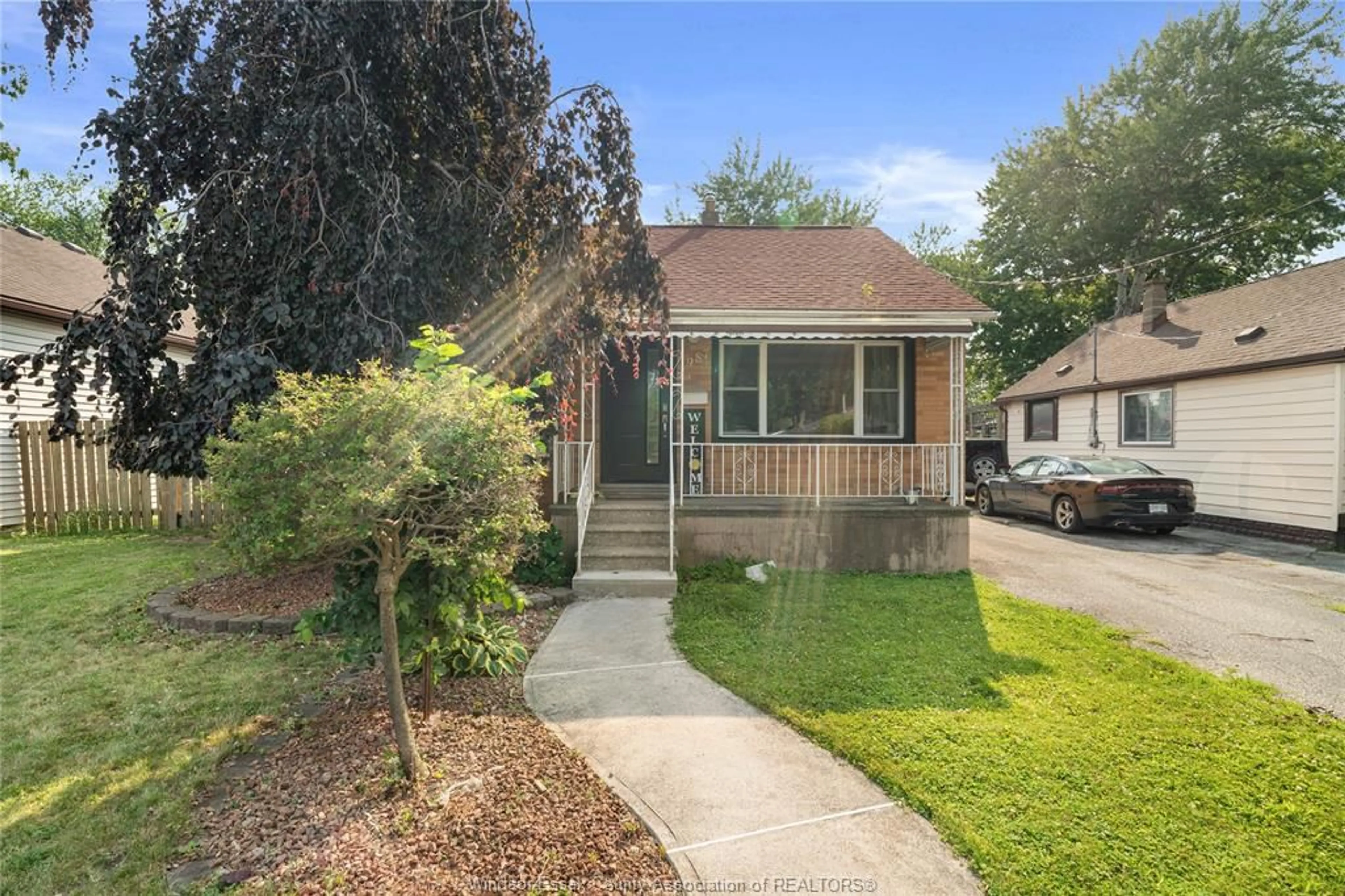 Home with brick exterior material, street for 1987 BUCKINGHAM, Windsor Ontario N8T 2A9