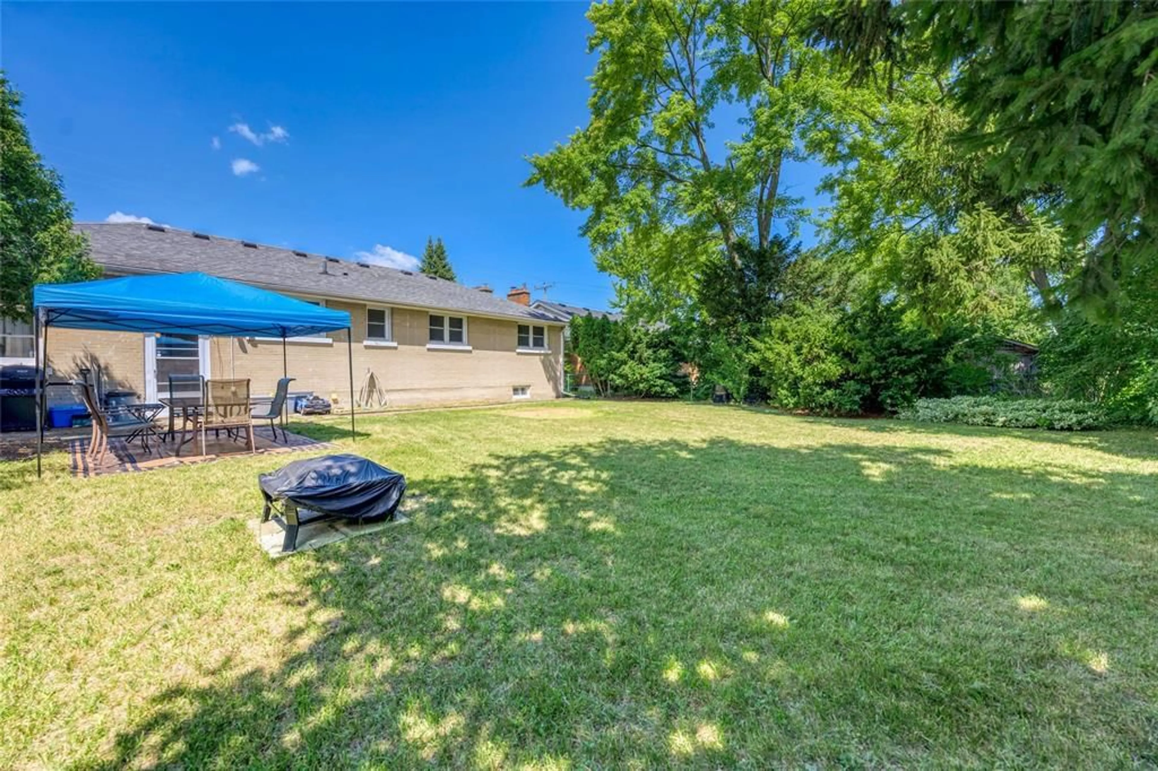 Patio, unknown for 1428 INDIAN Rd, Sarnia Ontario N7V 4C9