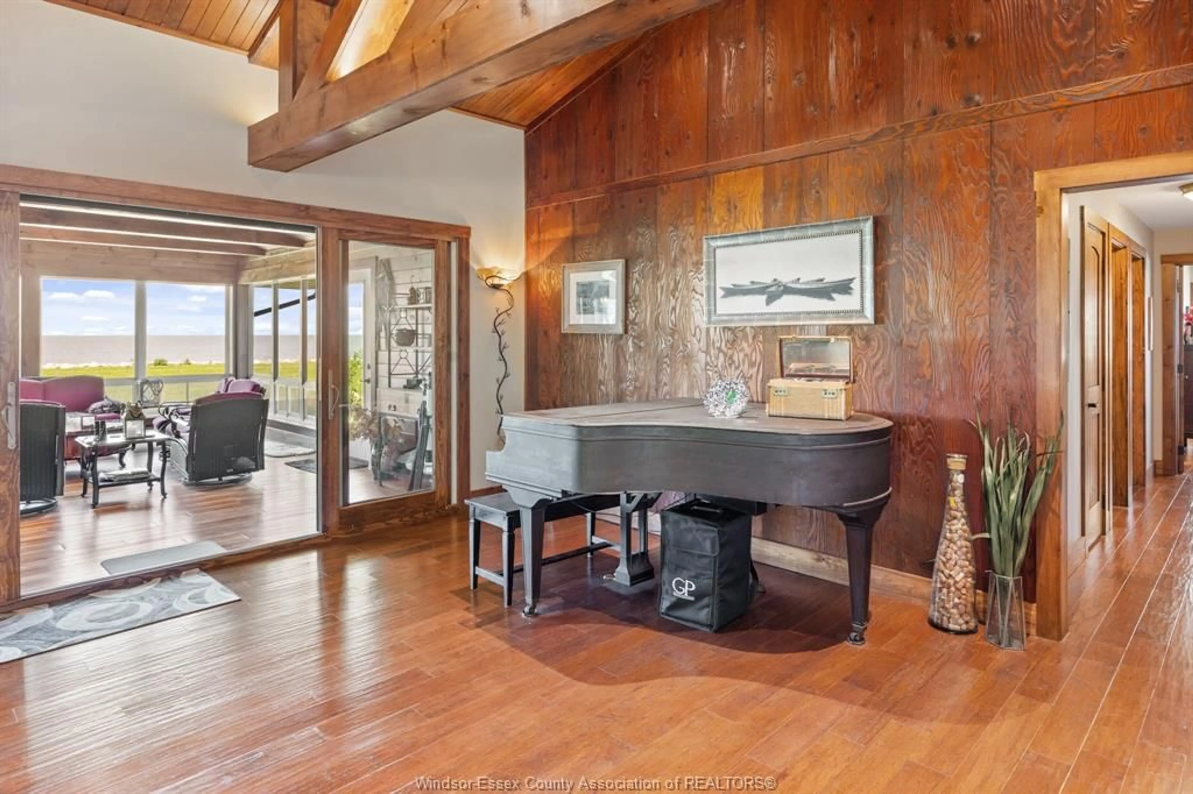 Indoor foyer for 16660 COUTURE BEACH, Lakeshore Ontario N0P 2L0
